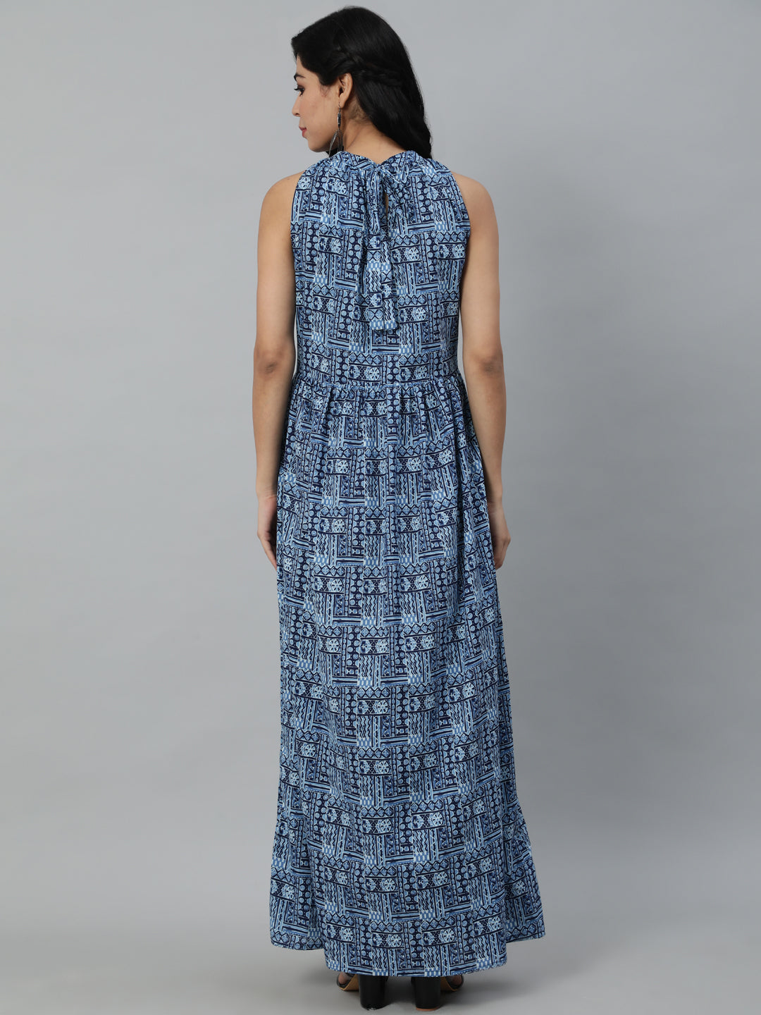 Women Blue Geometric Printed Sleeveless Maxi Dress - Image 3