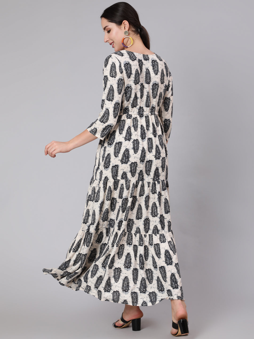 Off-White Abstrac Printed Round Neck Dress With Three Quarter Sleeves - Image 3