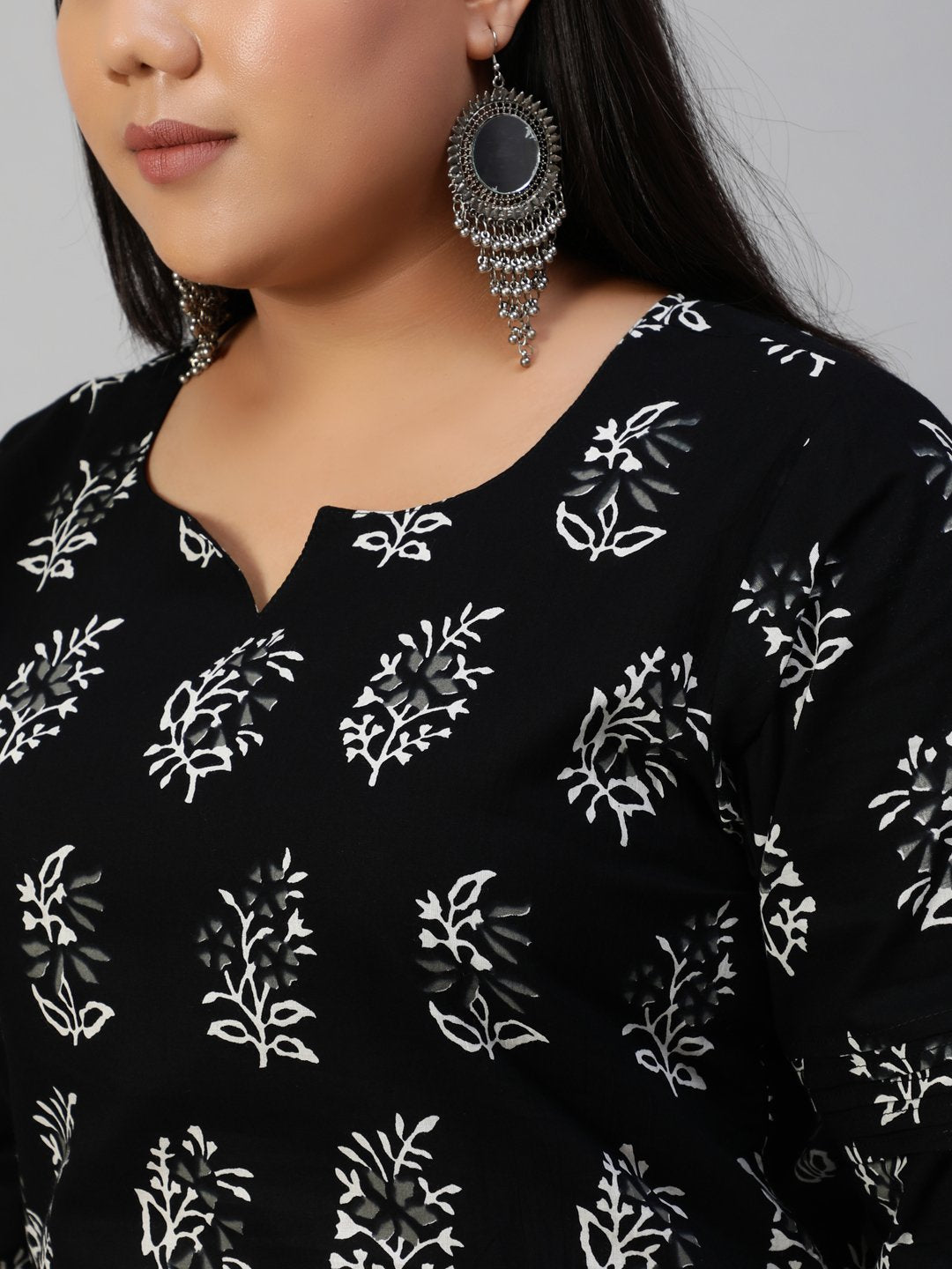 Women Black Printed Straight Kurta With Plazo & Dupatta - Image 2
