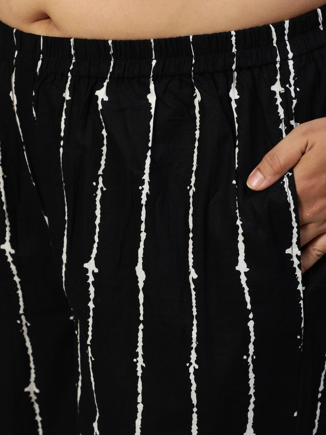 Women Black Printed Straight Kurta With Plazo & Dupatta - Image 3