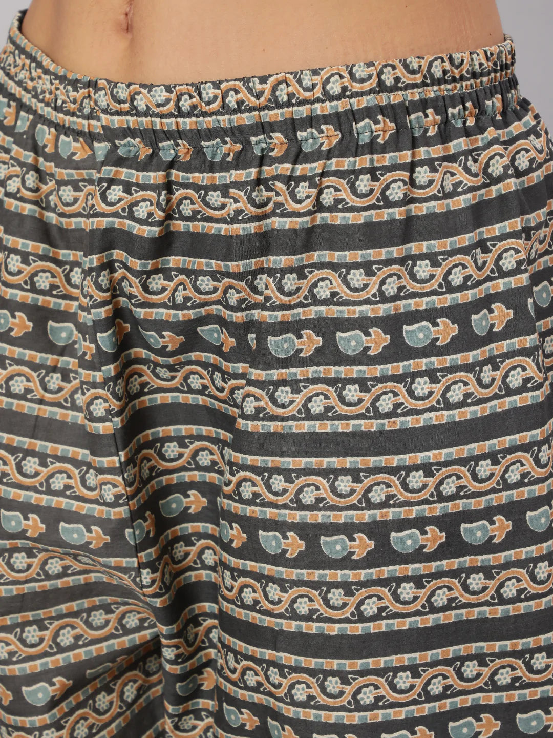 Grey Printed Straight Kurta With Trouser - Image 5