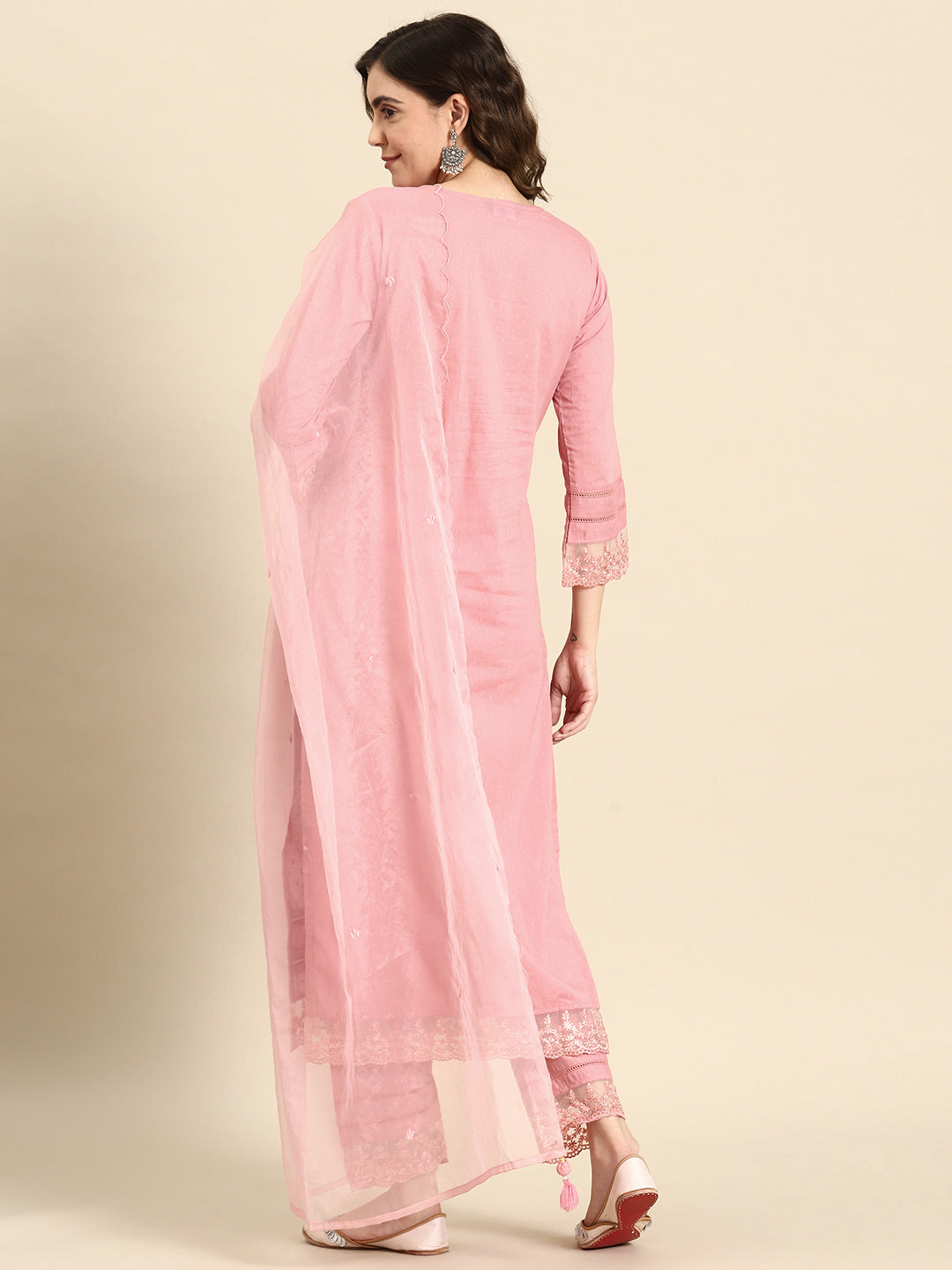 Women Mauve Lace Detailing Kurta With Trouser And Dupatta - Image 2