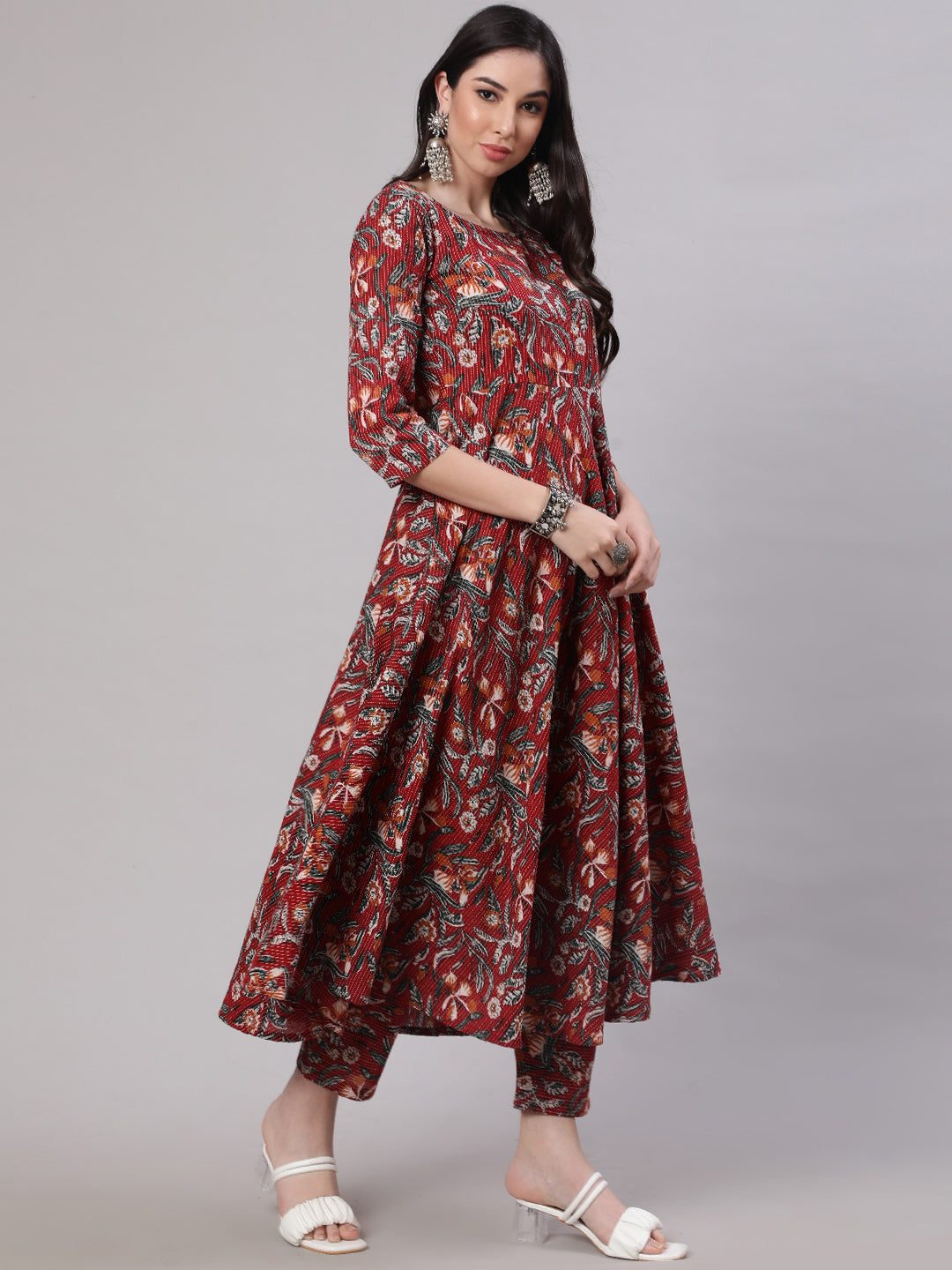 Women Maroon Floral Printed Flared Kurta With Trouser And Dupatta - Image 2