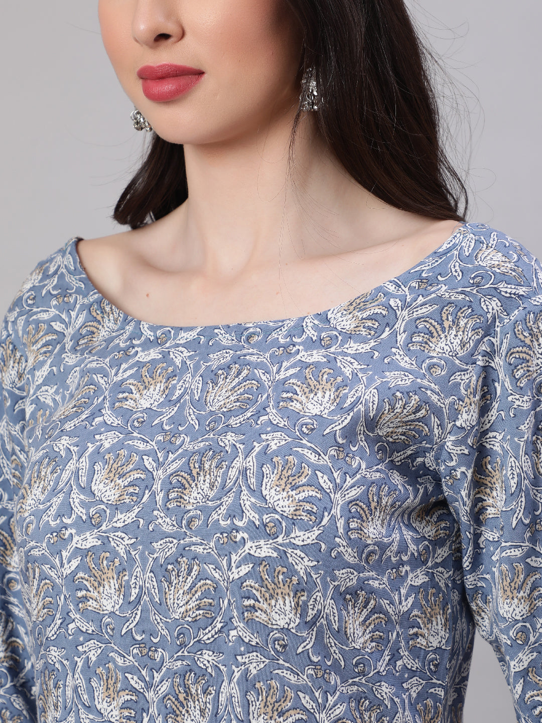 Women Grey Floral Printed Flared Kurta With Trouser And Dupatta - Image 5