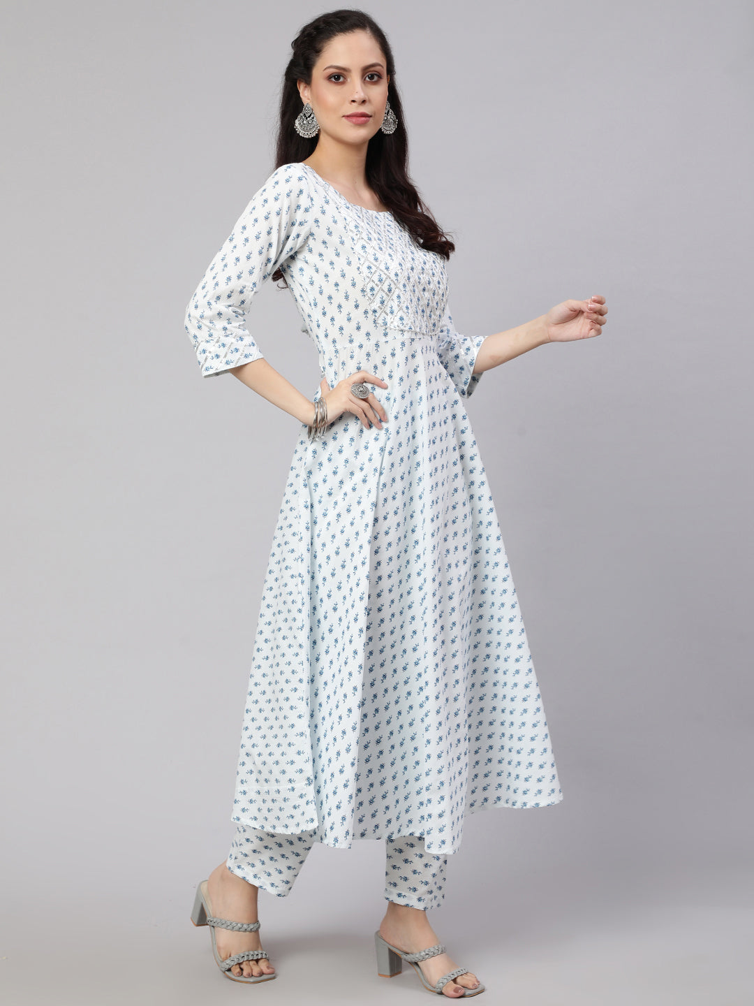 Women Off-White Ethnic Printed Kurta With Trouser And Dupatta - Image 2