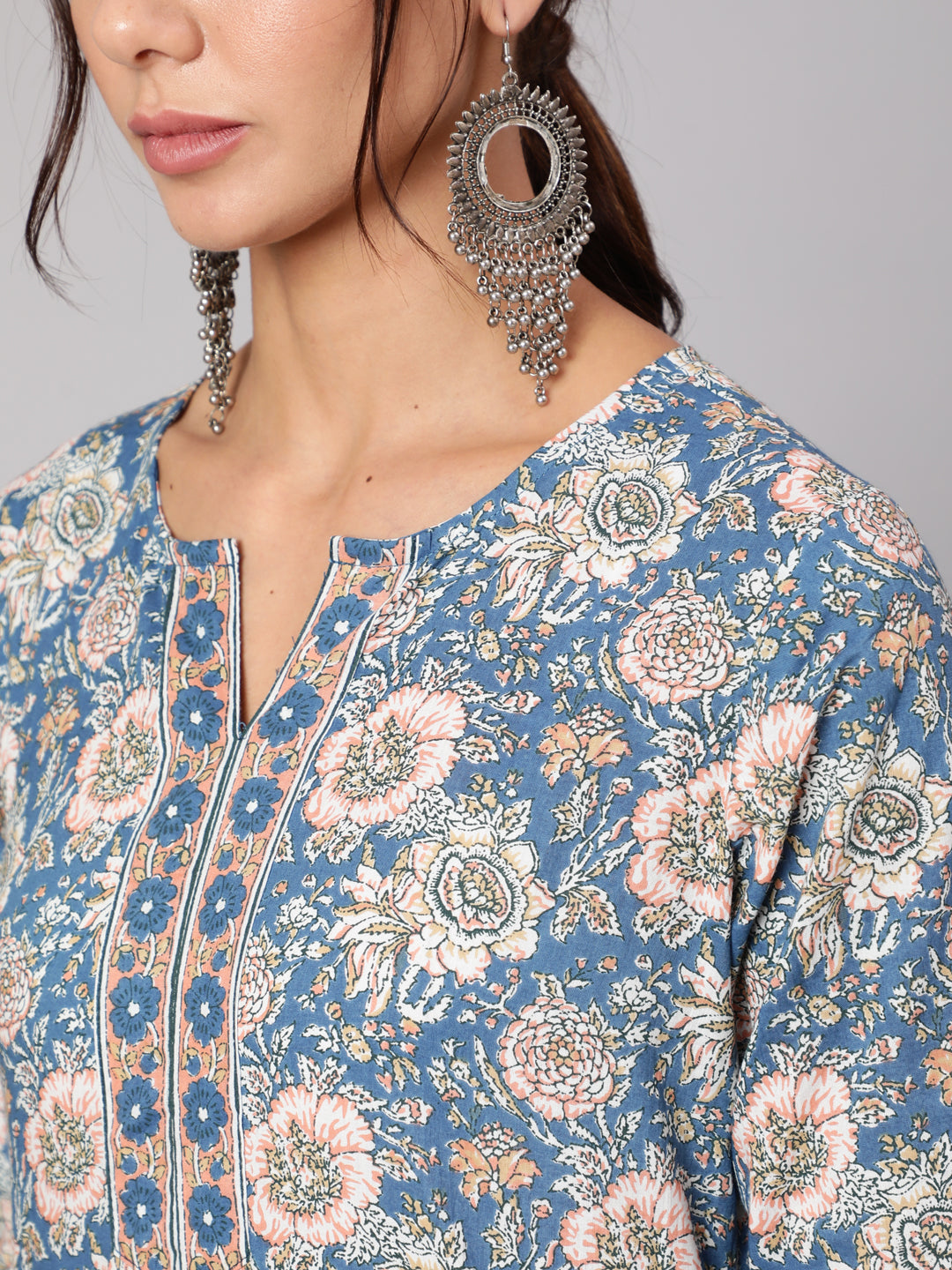 Blue & Pink Floral Printed Straight Tunic With Three Quarter Sleeves - Image 4