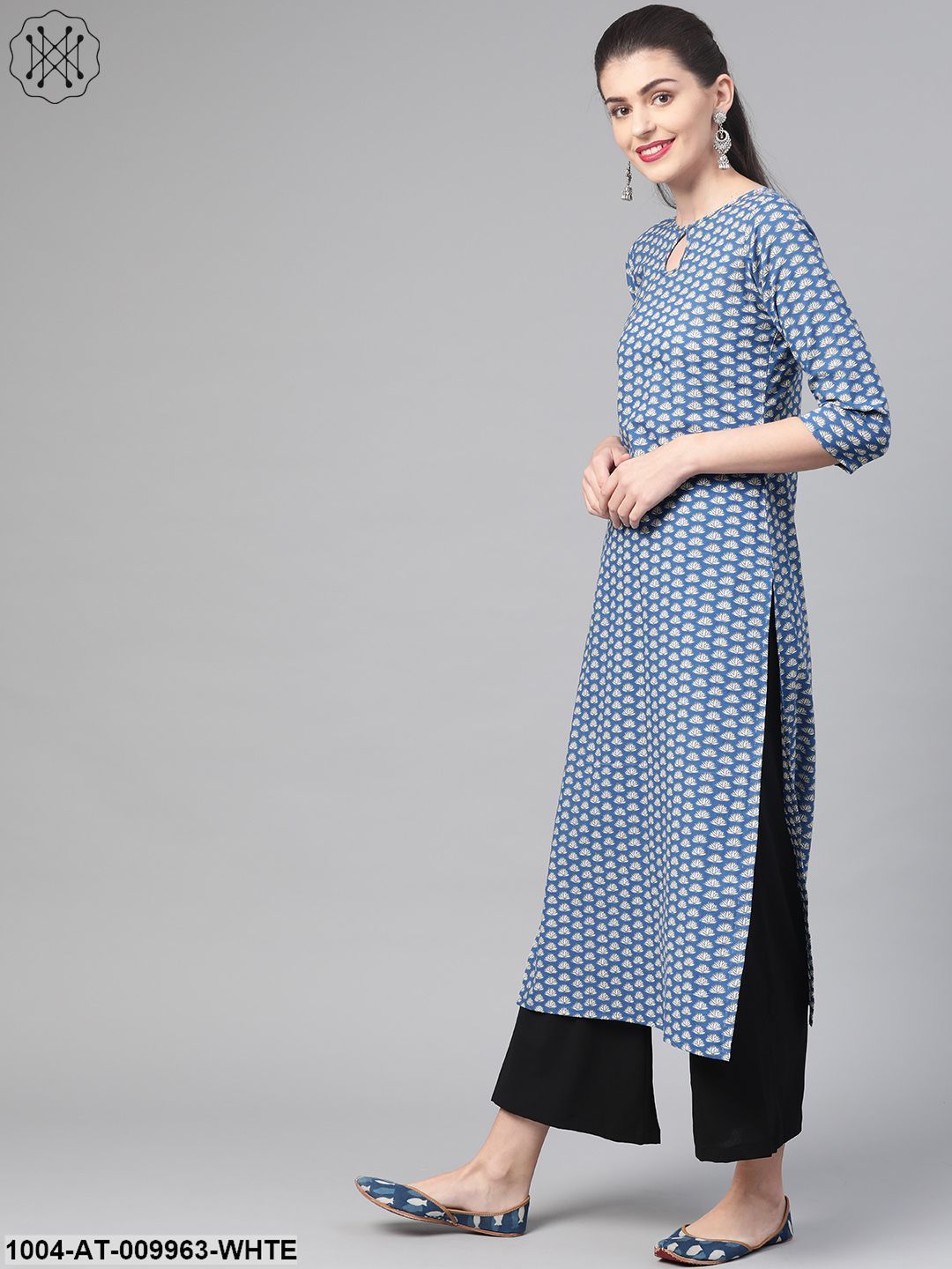 Women Blue & White Cotton Straight Floral Printed Kurta - Image 2