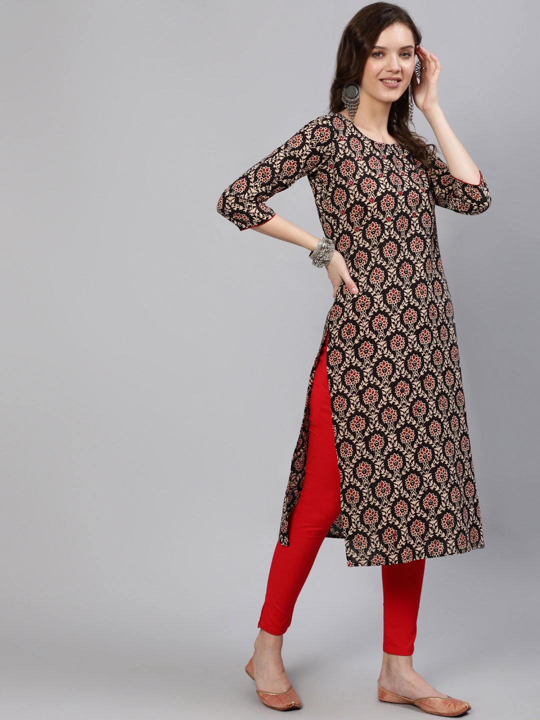 Women Black Mirror Work Printed Straight Kurta With Three Quarter Sleeves - Image 5