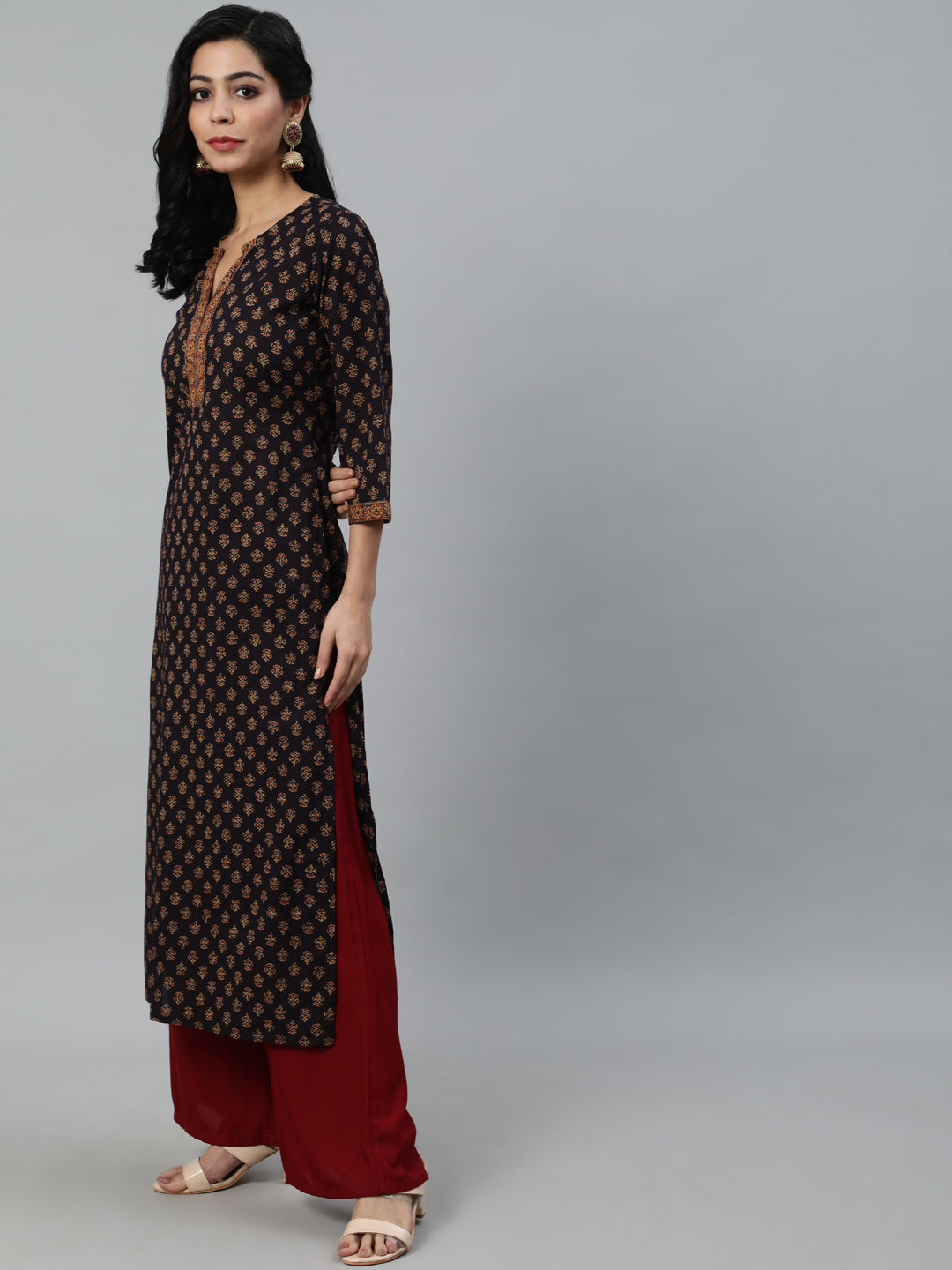 Women Purple Printed Straight Kurta With Three Quarter Sleeves - Image 2