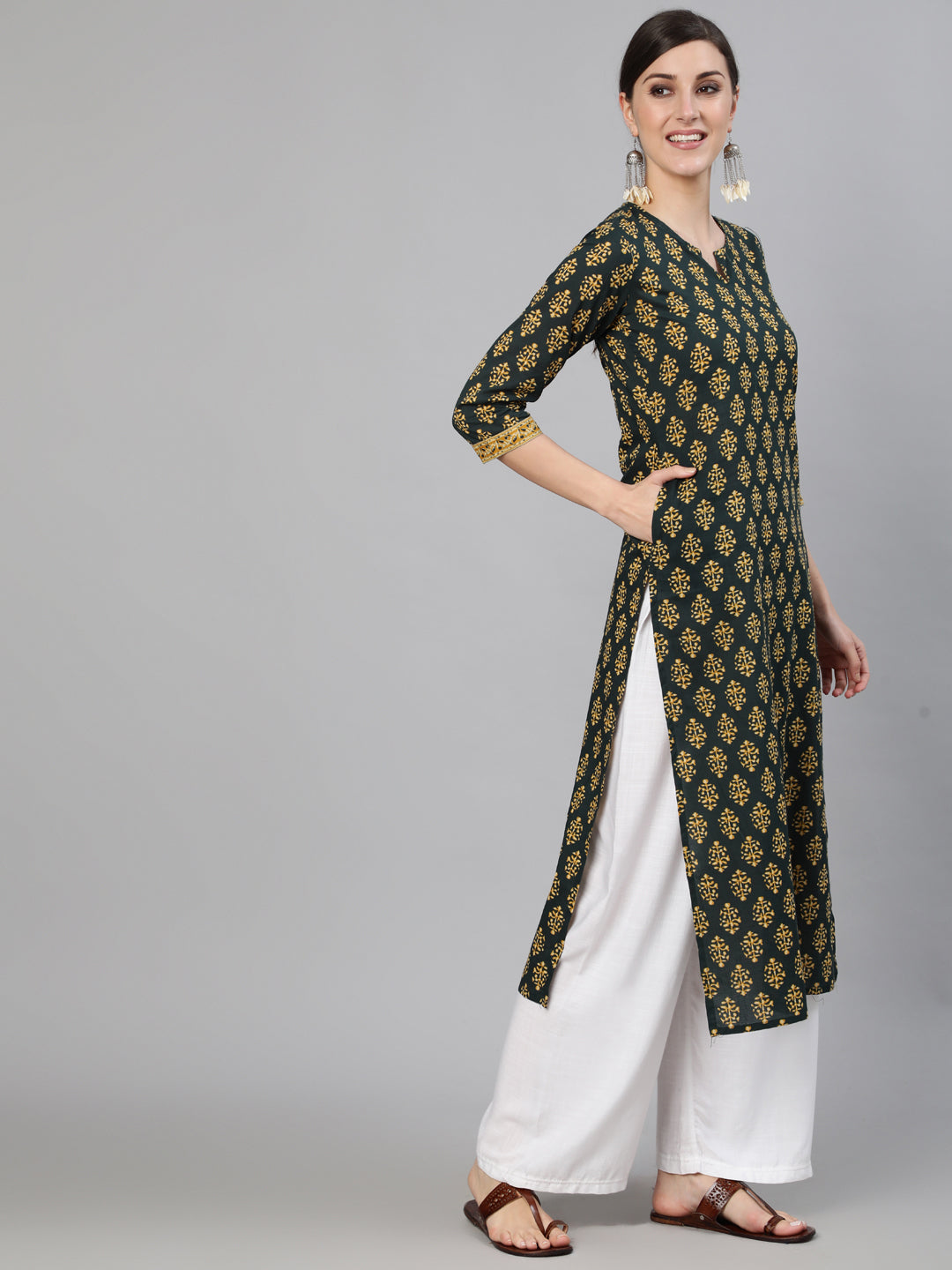 Green Ethnic Printed Straight Kurta with Three Quarter Sleeves - Image 3