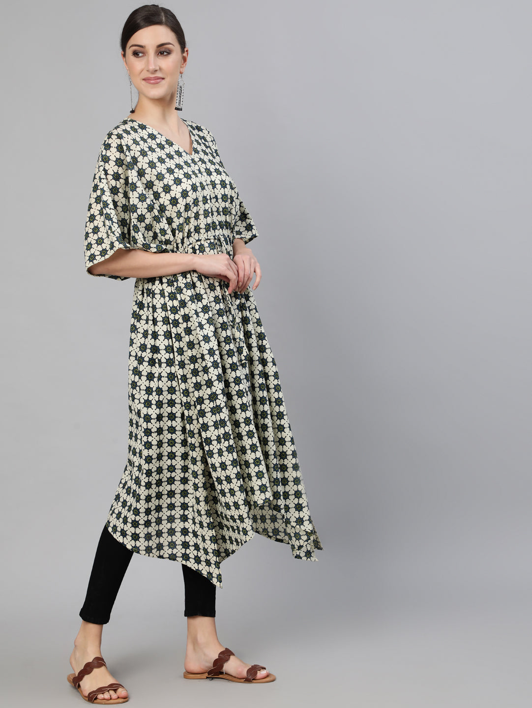 Blue & Cream Geometric Printed Flared Kaftan - Image 2