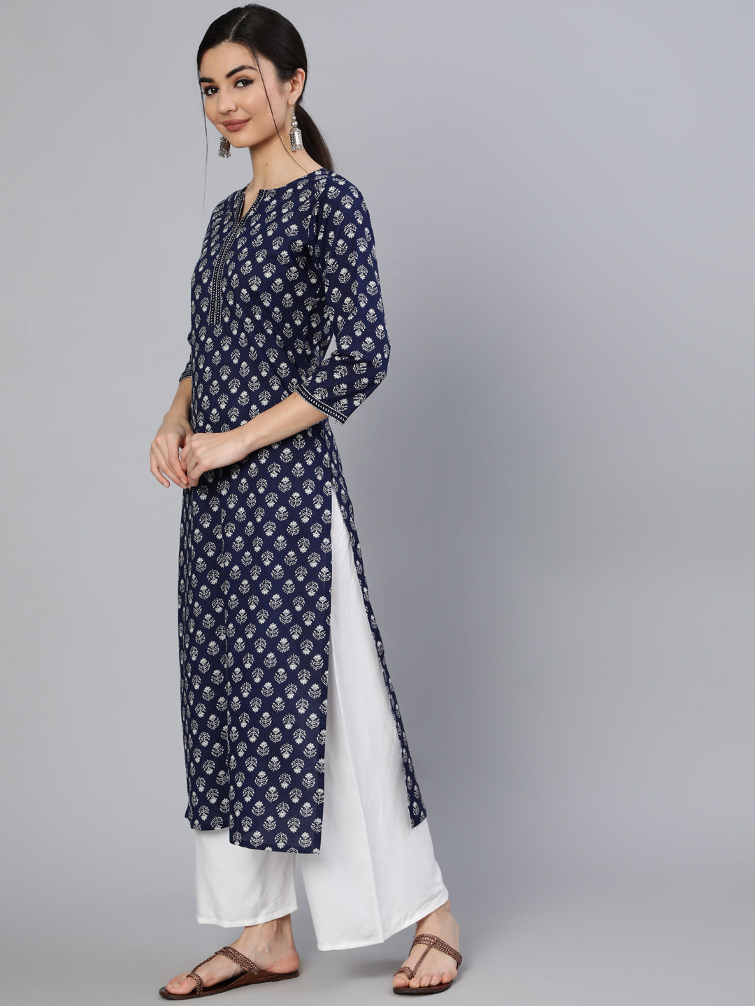 Navy Blue Ethnic Printed Straight Kurta With Three Quarter Sleeves - Image 2