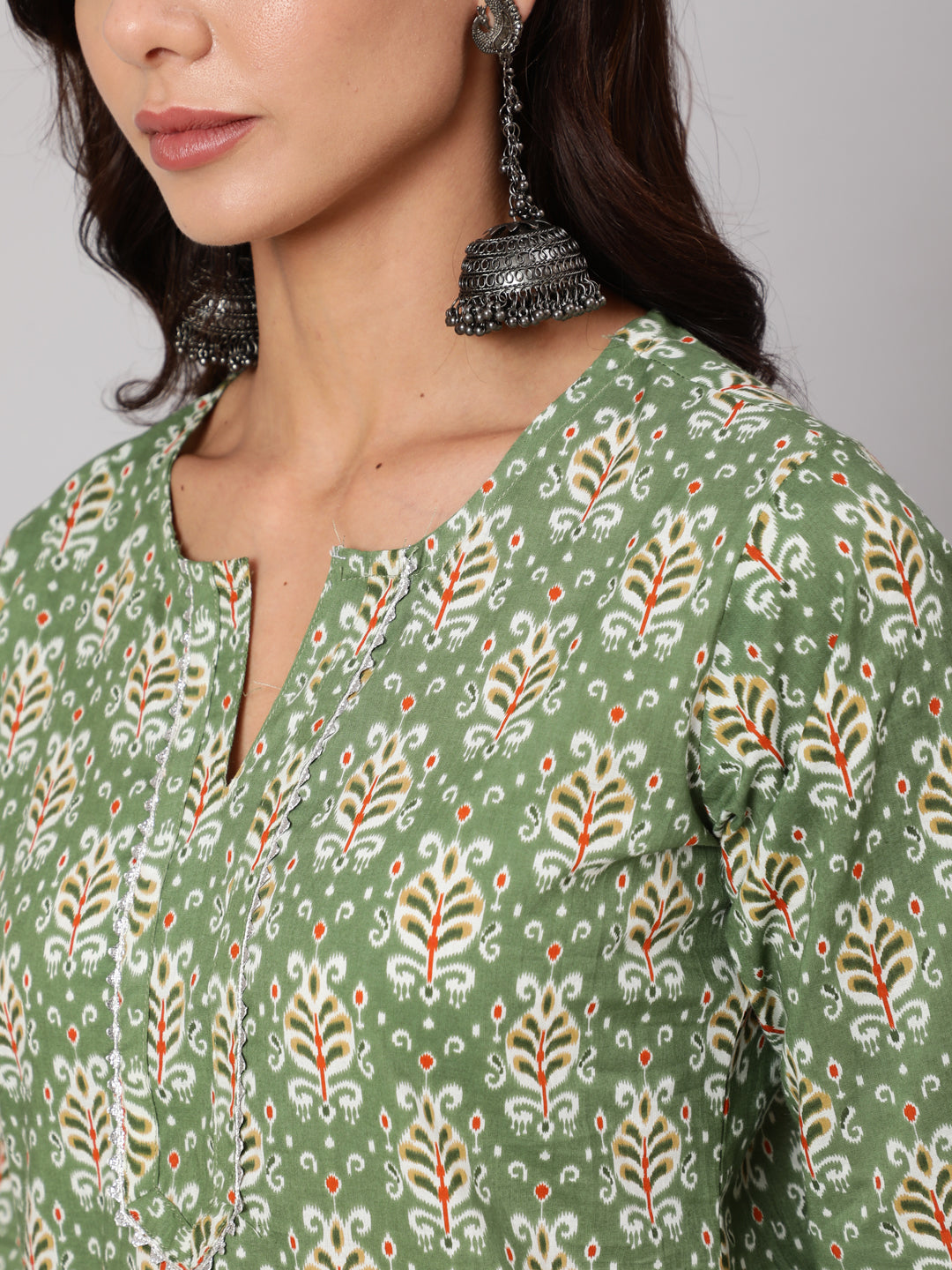 Green Ethnic Printed Straight Kurta With Three Quarter Sleeves - Image 4