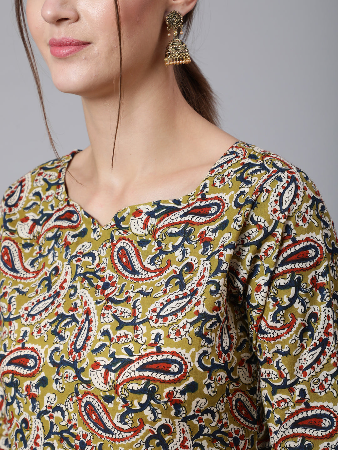 Green Ethnic Printed Straight Kurta with Three Quarter Sleeves - Image 4