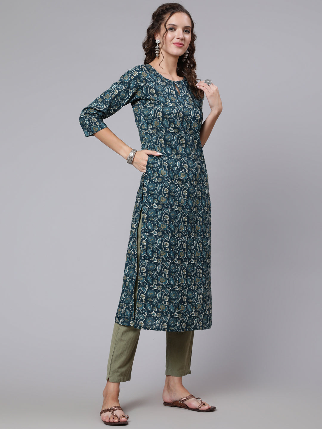 Teal Blue Printed straight kurta with three quarter sleeves - Image 2