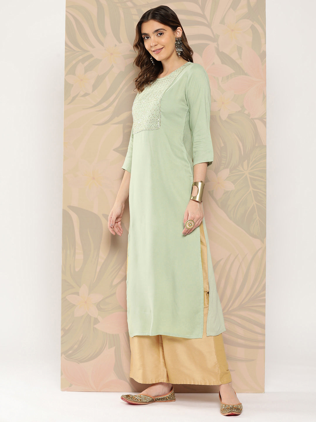 Green Embroidered Printed Straight Kurta With Three Quarter Sleeves - Image 2