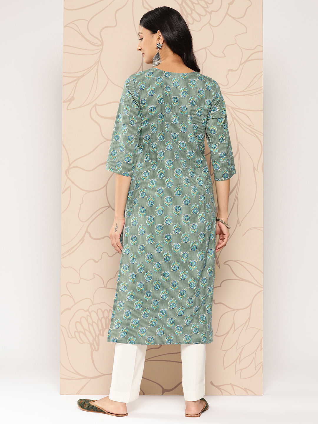 Green Ethnic Printed Straight Kurta With Three Quarter Sleeves - Image 3