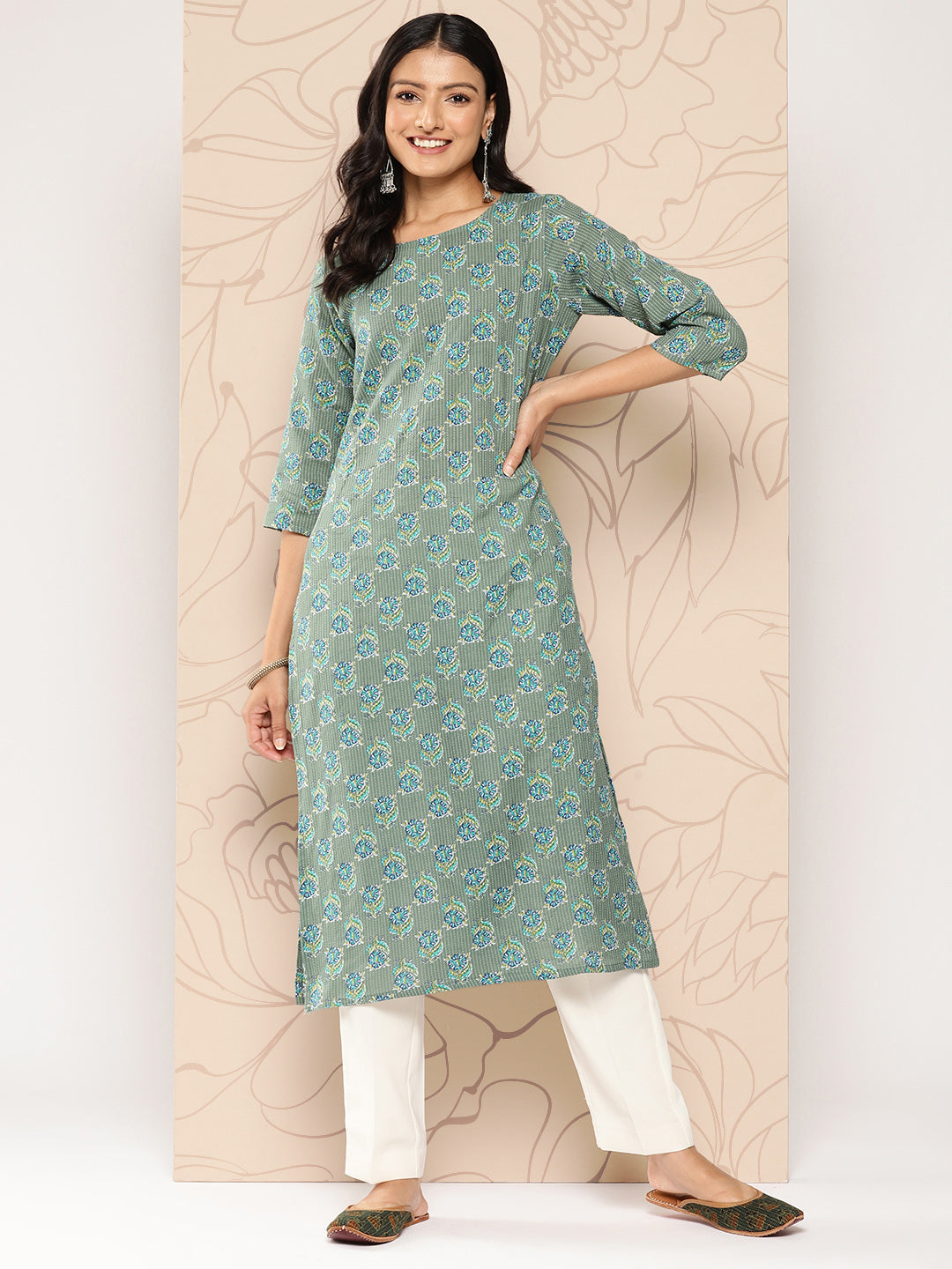 Green Ethnic Printed Straight Kurta With Three Quarter Sleeves - Image 5