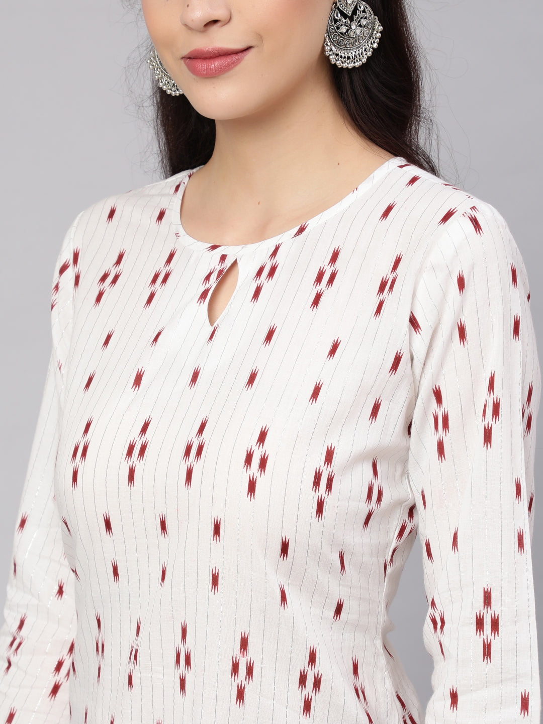 Off-White Printed Straight Kurta With Three Quarter Sleeves - Image 4