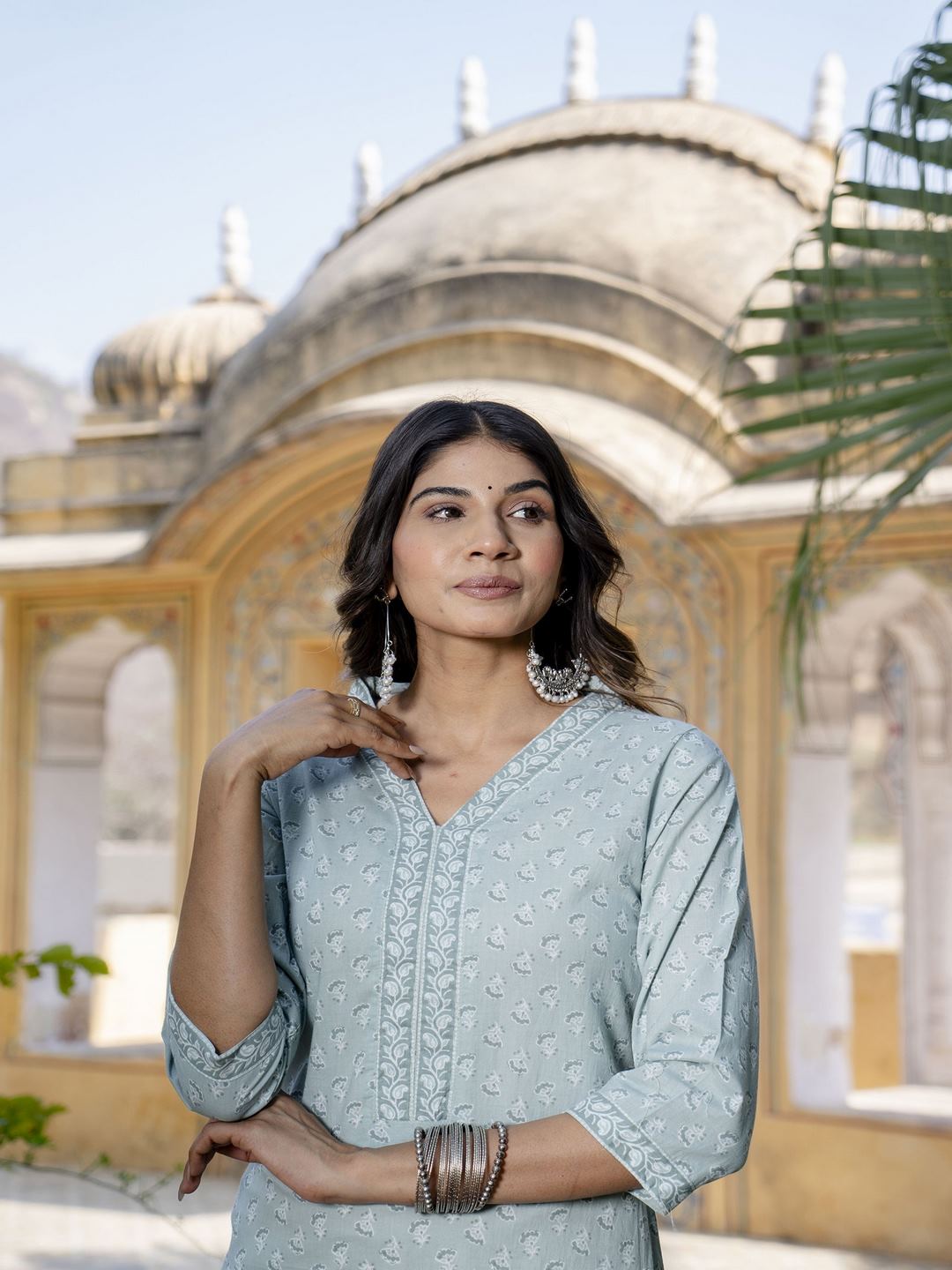 Green Ethnic Printed Straight Kurta With Three Quarter Sleeves - Image 4