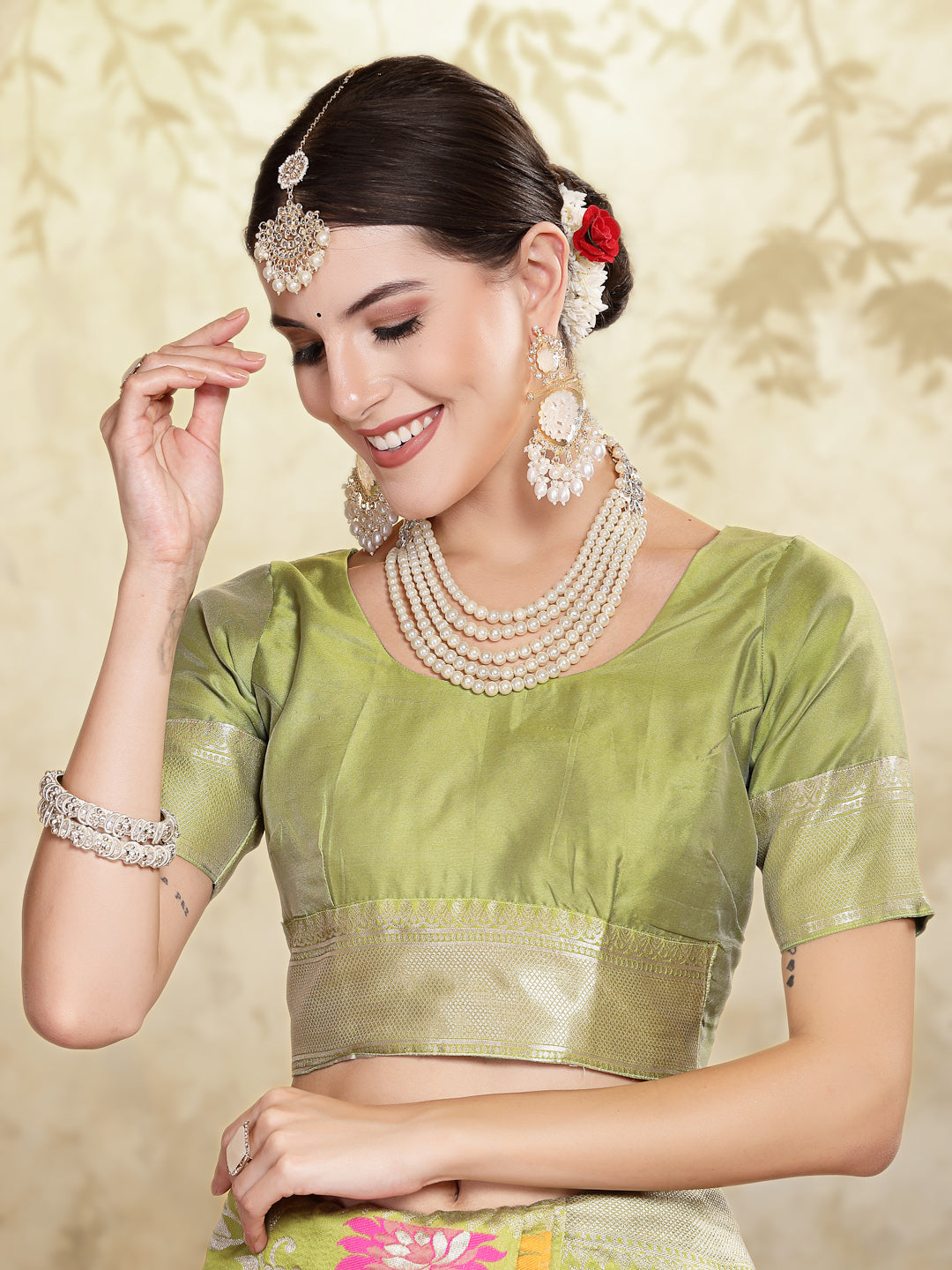 Mehndi Green Paisley Woven Zari Border Silk Saree - Image 2