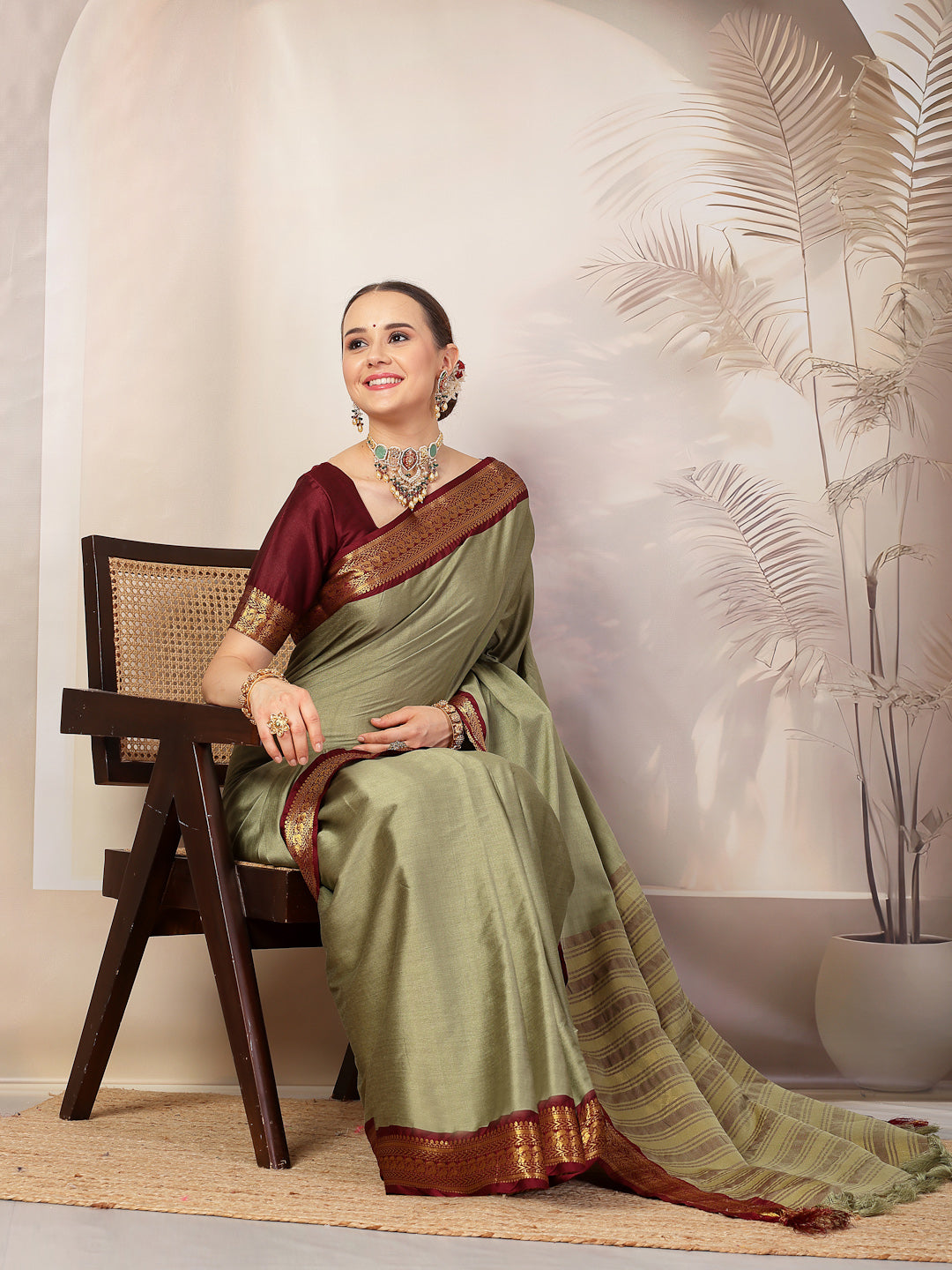Mehndi Solid Traditional Banarsi Zari Border Silk Saree - Image 3
