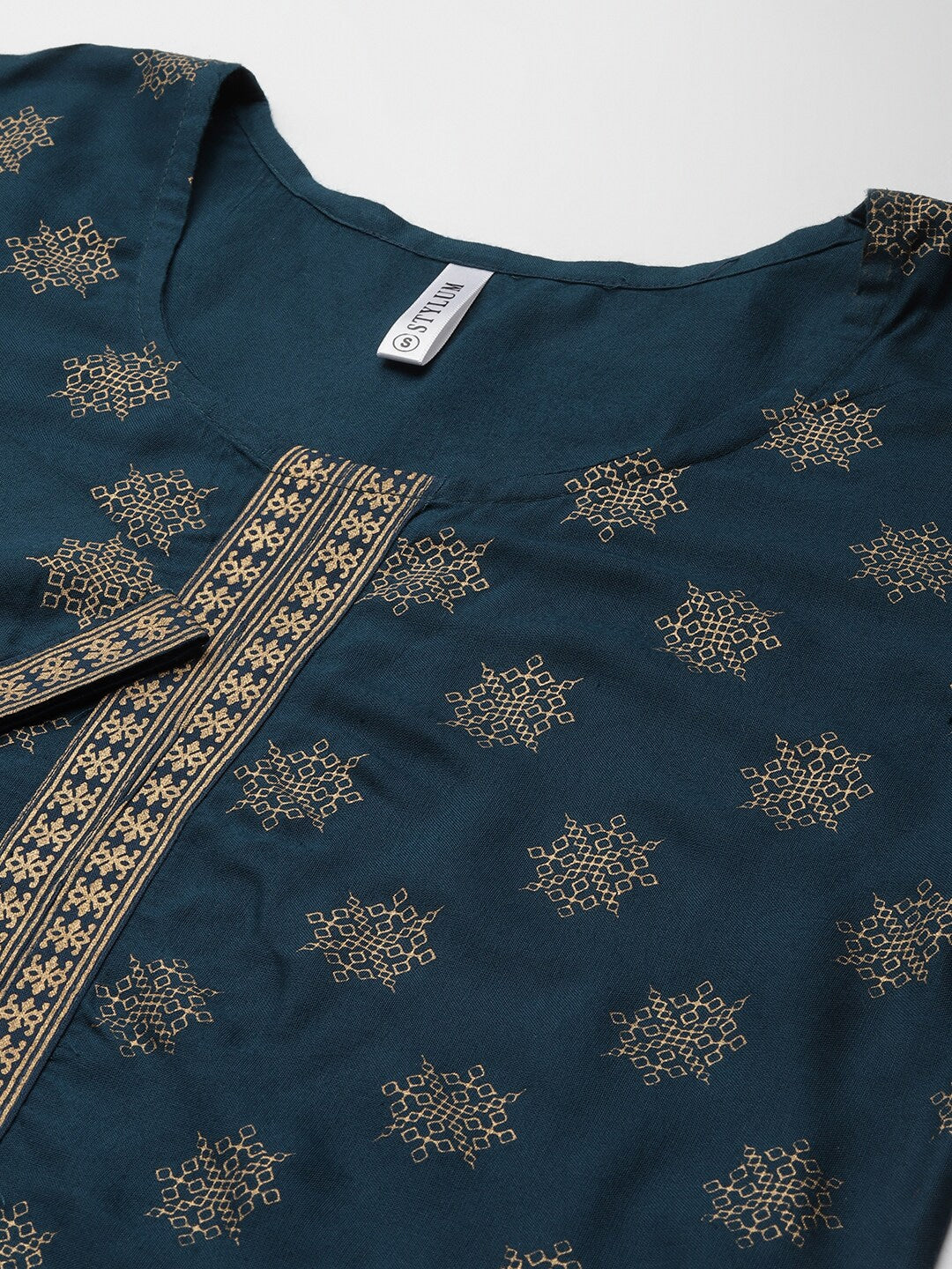 Women's Gold Printed Rayon Straight Kurta - Image 6