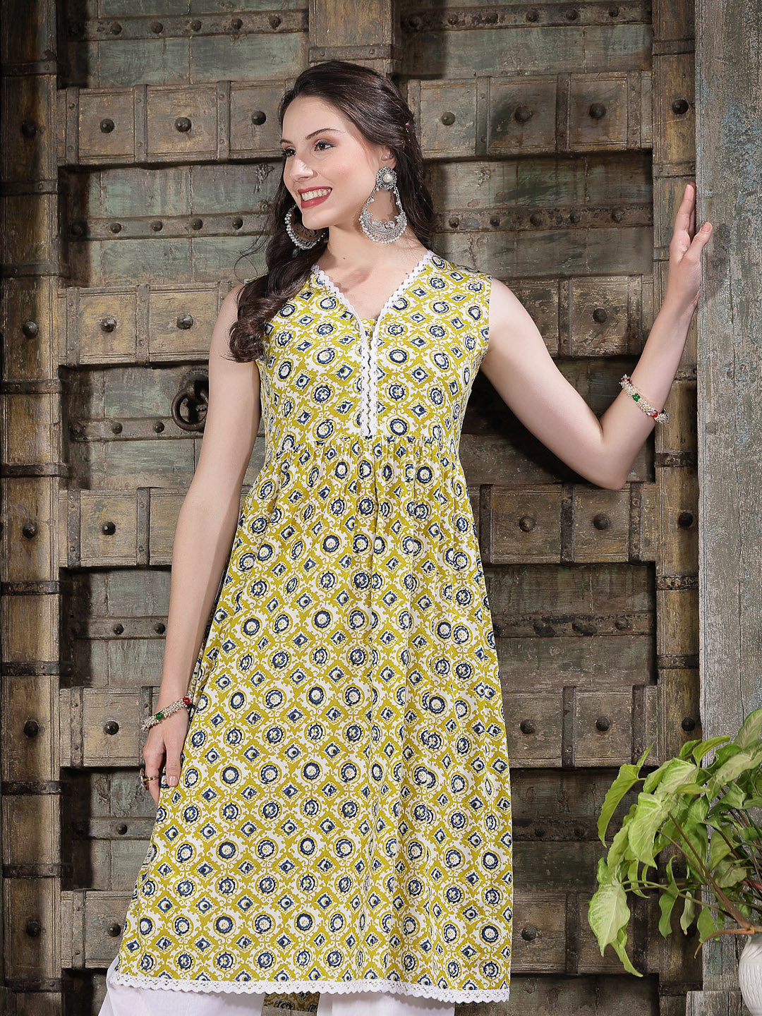 Geometric Printed Cotton Pleated Kurta - Image 5