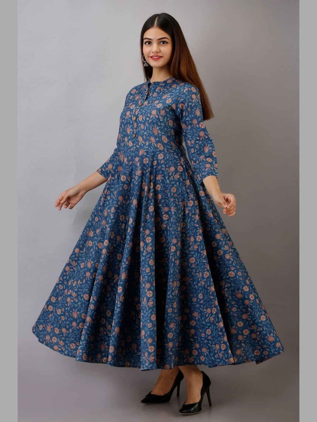 Women Cotton Printed Flared Kurta - Image 5