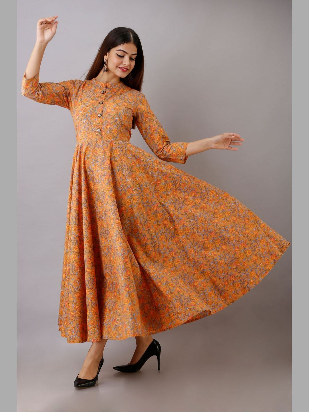 Women Cotton Printed Flared Kurta - Image 5
