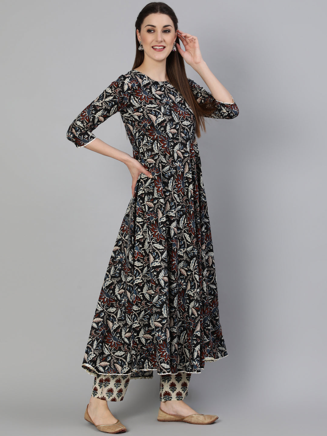 Printed Round Neck Ankle Length 3/4 Sleeve Cotton Flared Kurta, Pant & Malmal Dupatta Set - Image 4