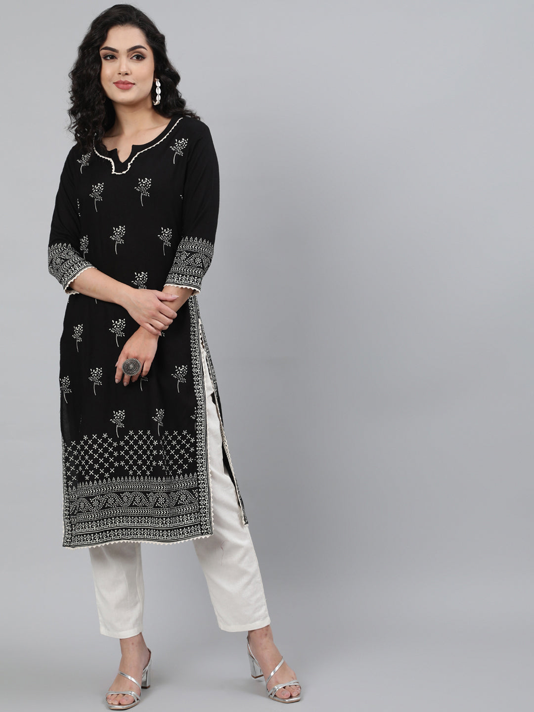 Rayon Black Calf Length Straight 3/4 Sleeve Round Neck Printed Kurta - Image 2