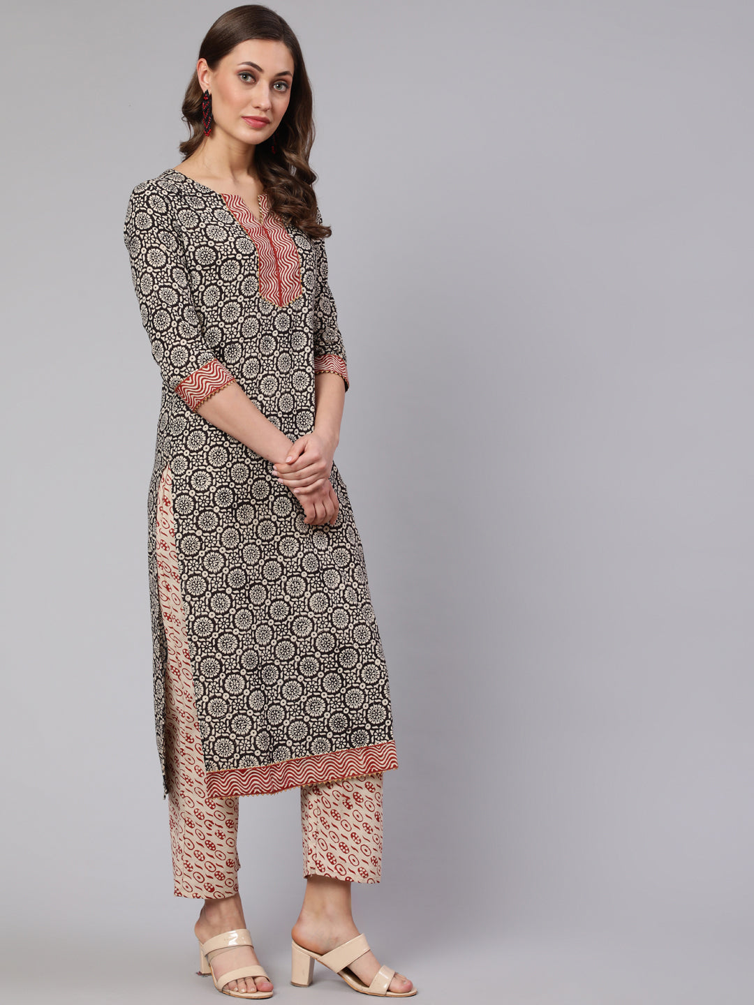 Cotton Printed Calf Length Straight Round Neck Kurta, Pants With Dupatta Set - Image 2