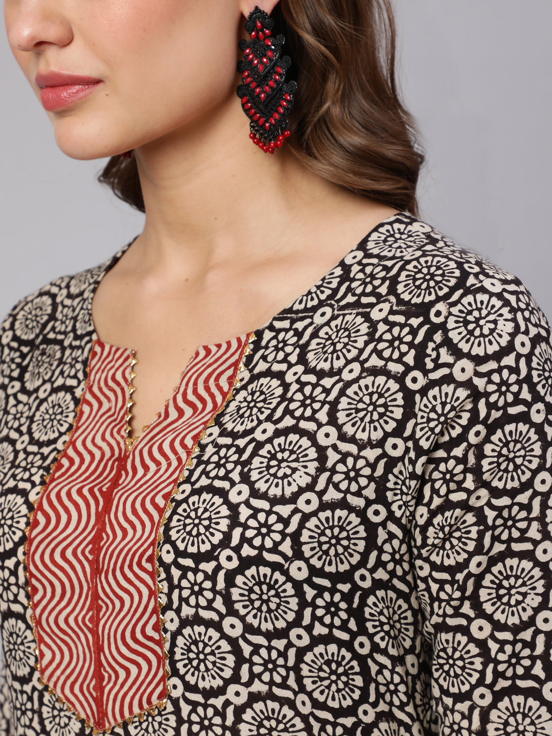 Cotton Printed Calf Length Straight Round Neck Kurta, Pants With Dupatta Set - Image 5
