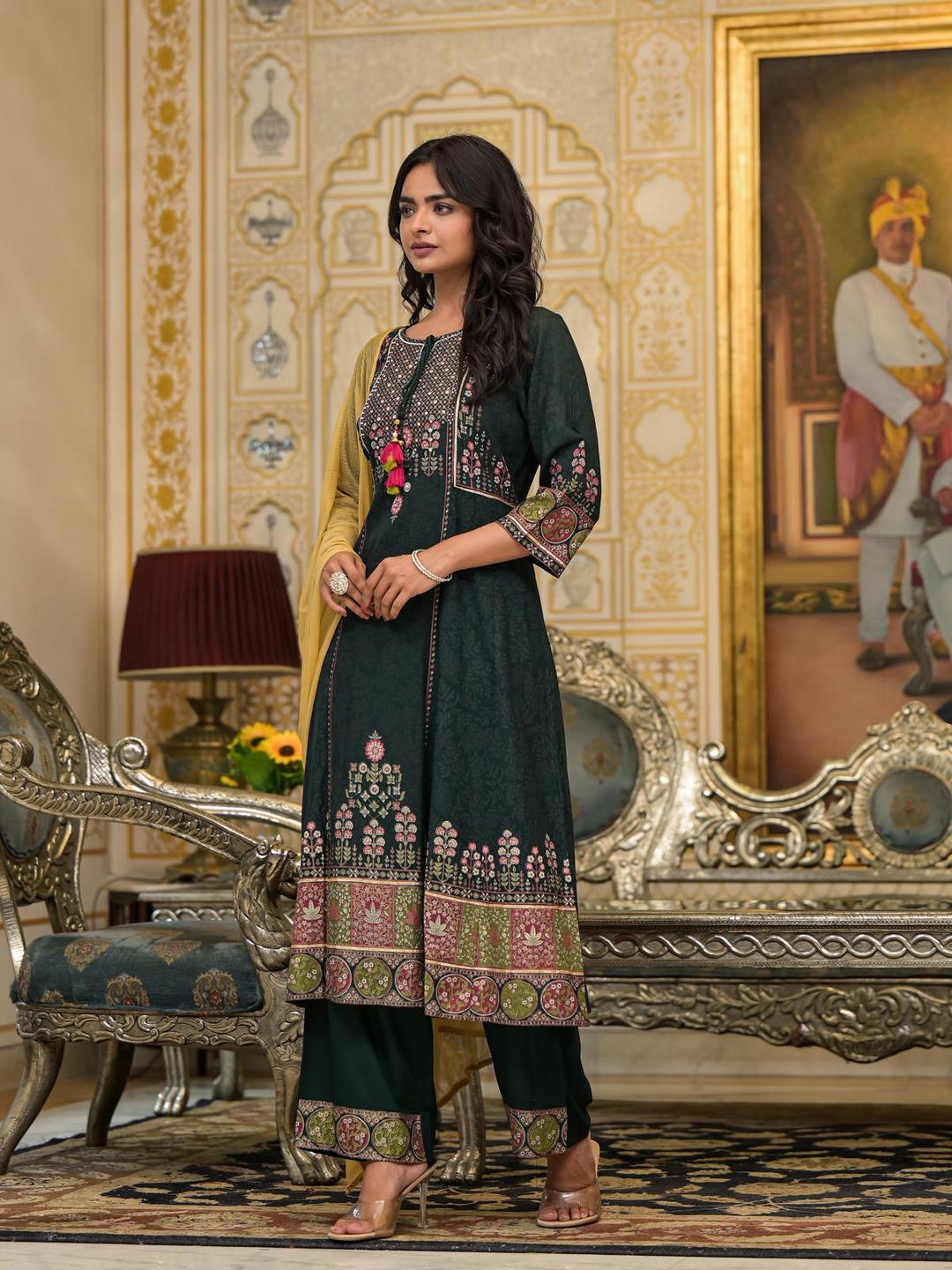 Green Floral Printed Rayon Kurta Pant With Dupatta Set With Thread Work & Tassels - Image 2