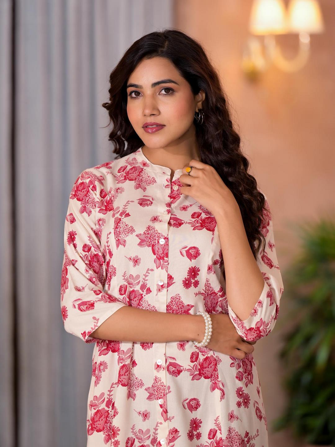 Off White Floral Printed Liva Rayon Kurta With Button Closure - Image 3