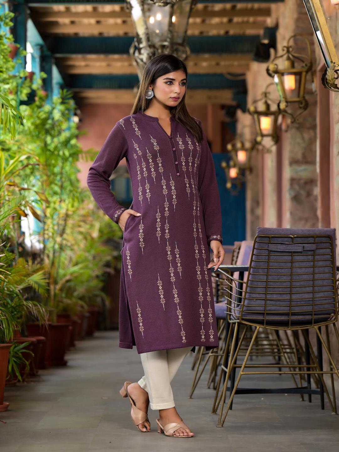 Violet Ethnic Motif Printed Polycotton Winter Wear Kurta - Image 2