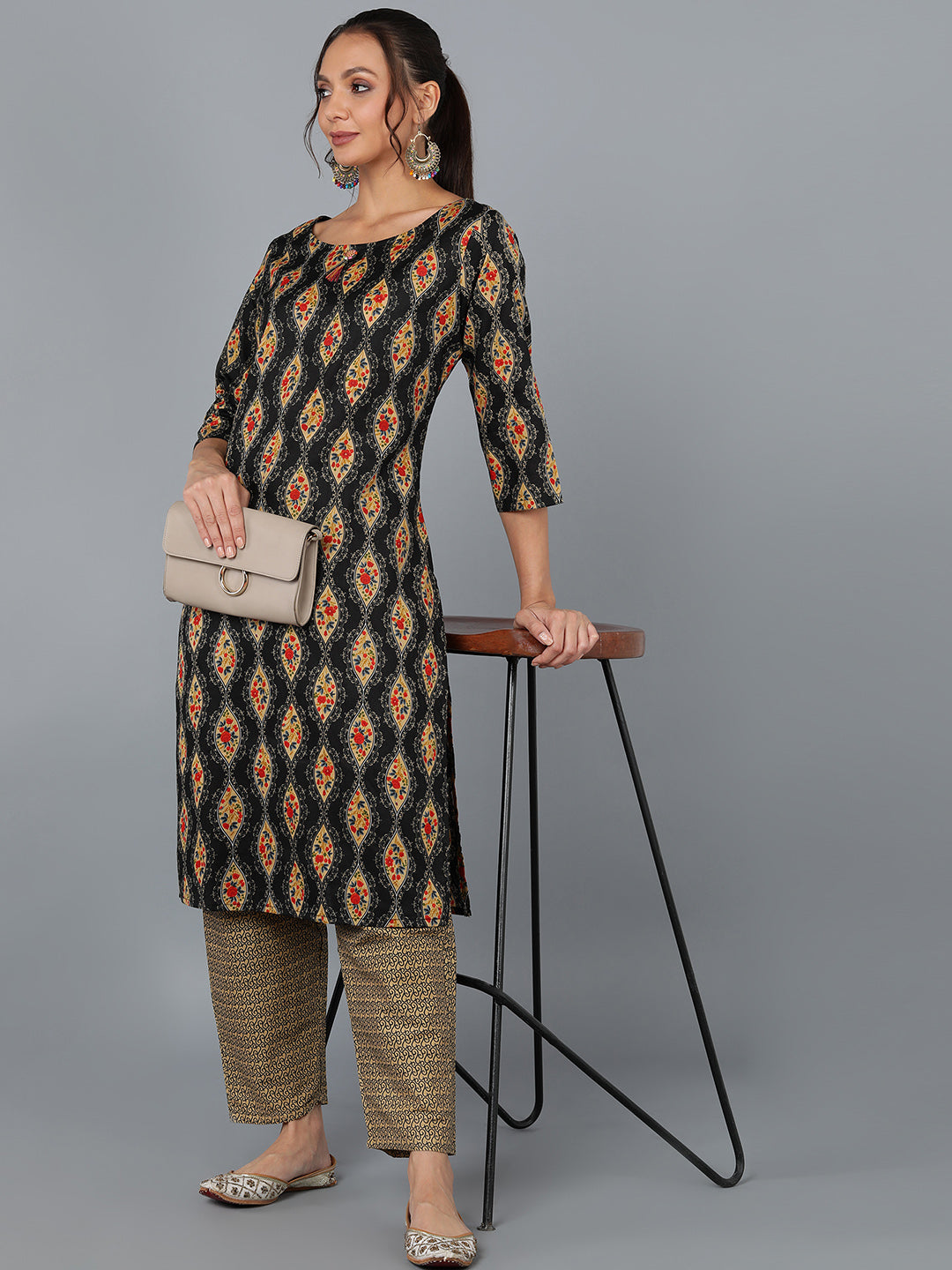 Cotton Blend Printed Straight Kurta Set (Black) - Image 4
