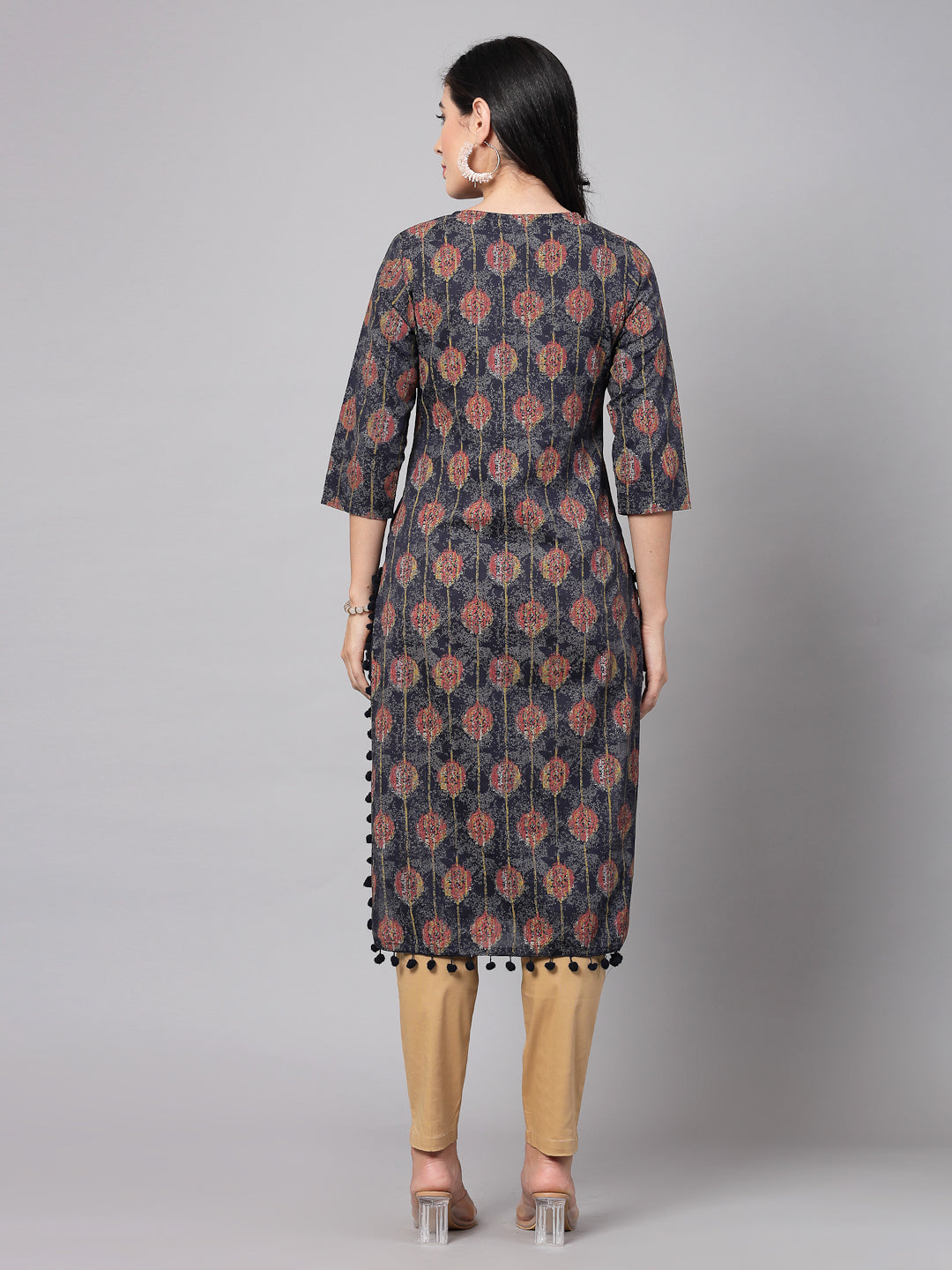 3/4 sleeves & v-neckCotton Self desgin kurta - Image 2