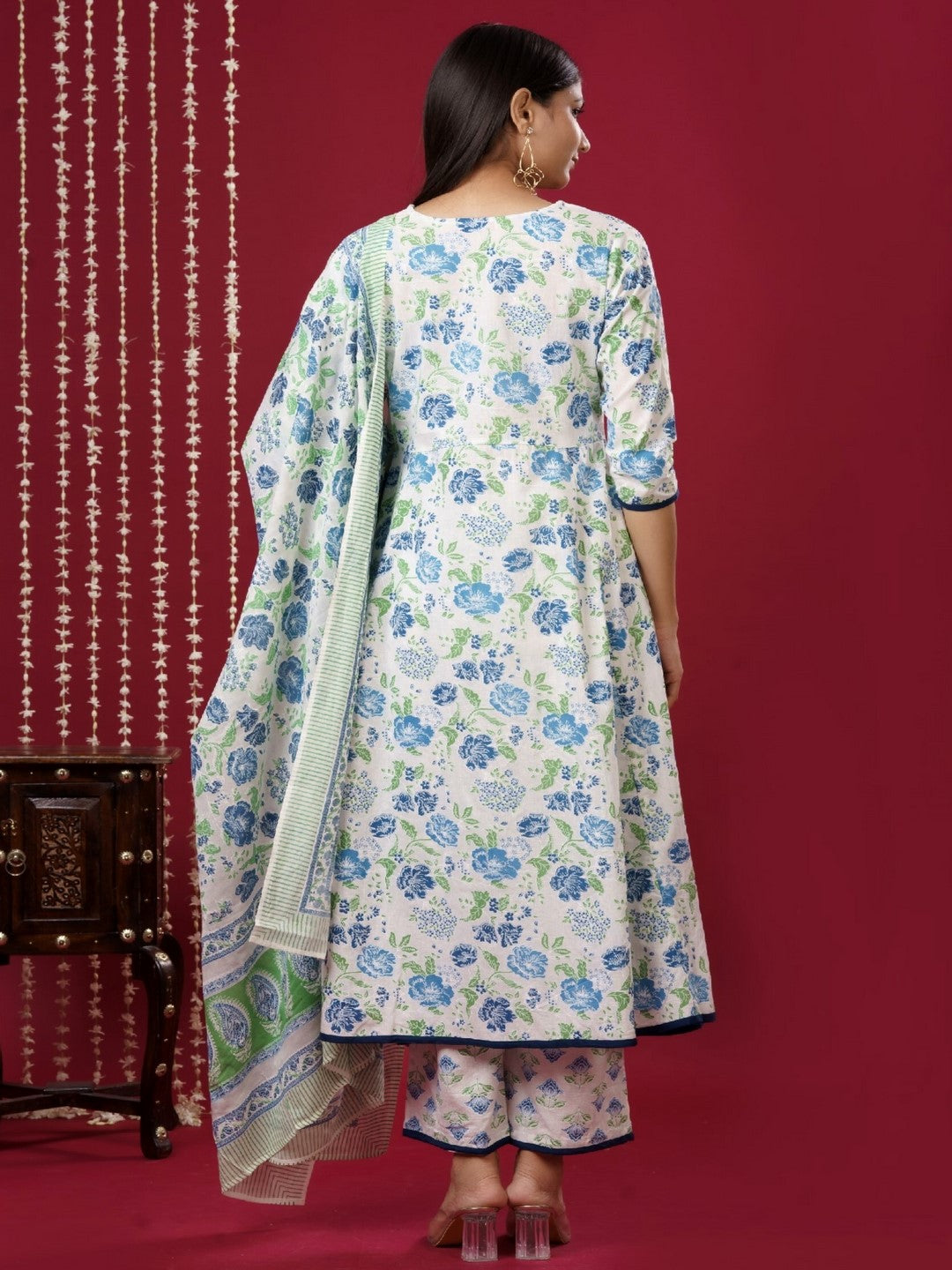 Pure Cotton V Neck 3/4 Sleeve Printed Kurta Set With Dupatta - Image 2