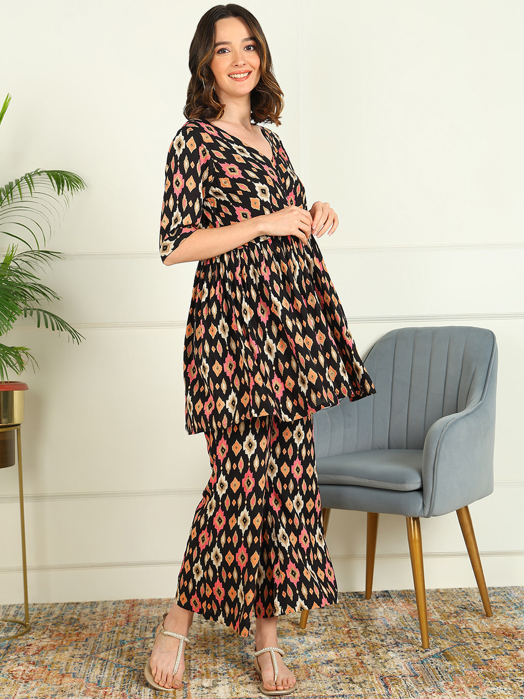 Printed Viscose Rayon Half Sleeve Kurti And Trouser Set - Image 3