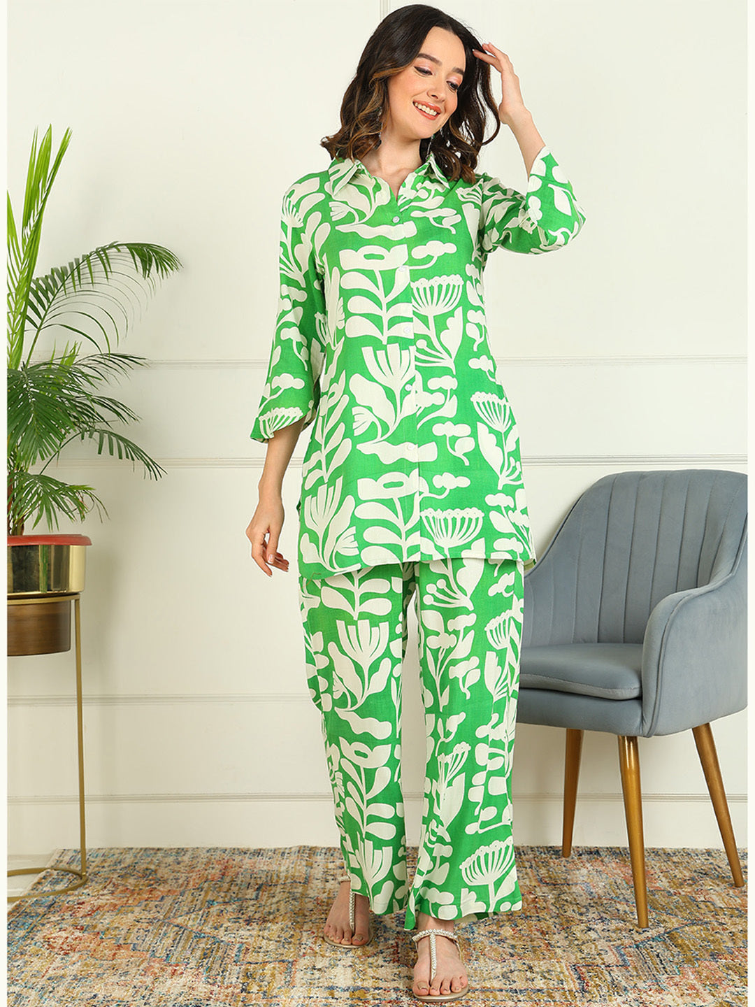 Printed Viscose Rayon 3/4 Sleeve Kurti And Trouser Set - Image 2