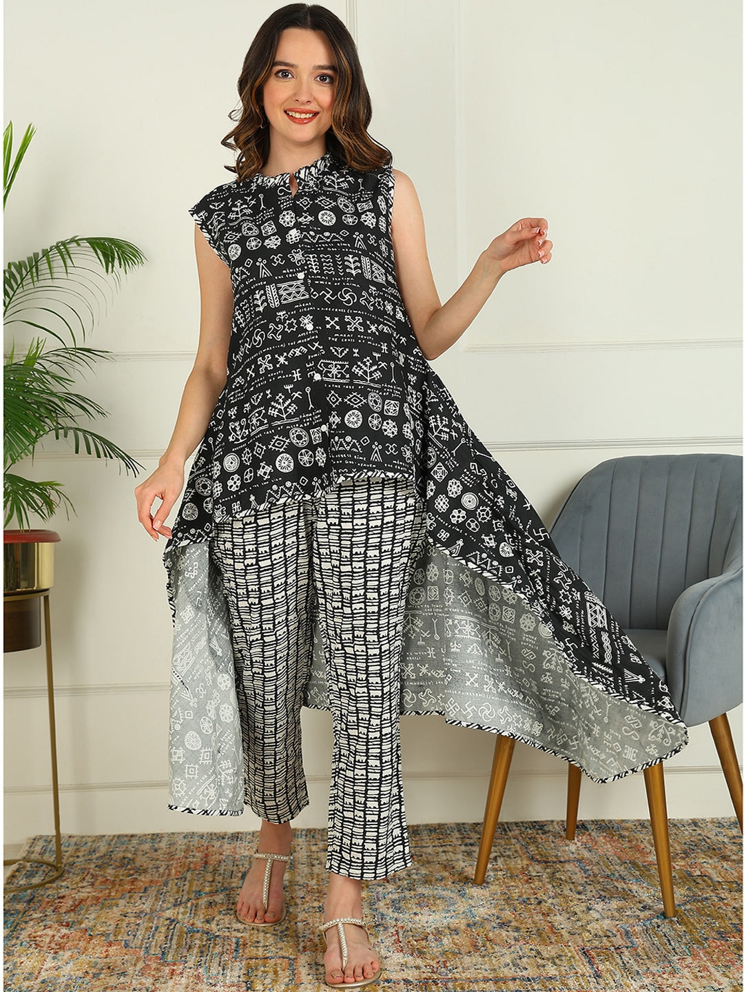 Printed Viscose Rayon Sleeveless Kurta And Trouser Set - Image 2