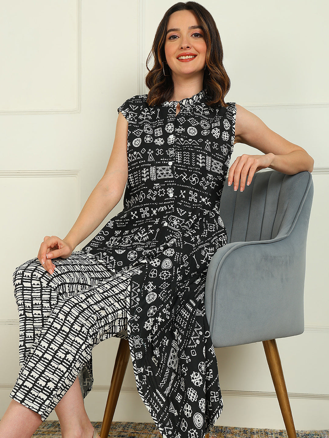 Printed Viscose Rayon Sleeveless Kurta And Trouser Set - Image 5