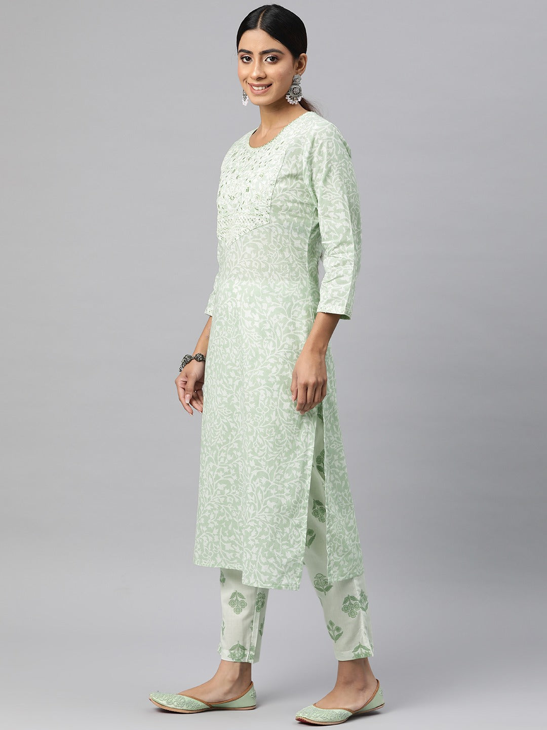 Straight Style Cotton Fabric Green Color Kurta And Bottom With Dupatta - Image 3