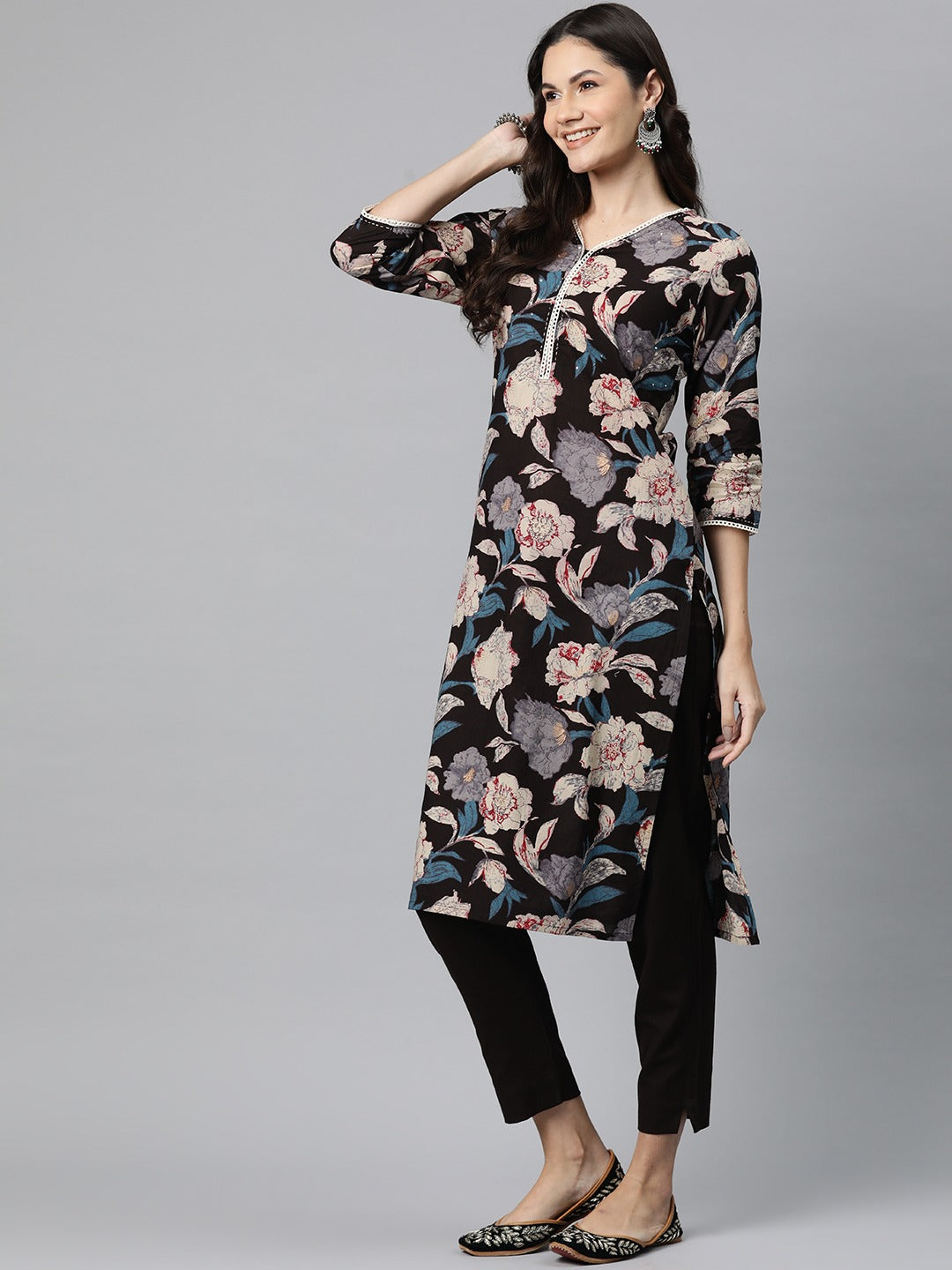 Cotton Floral Straight Kurta Pant And Dupatta - Image 3