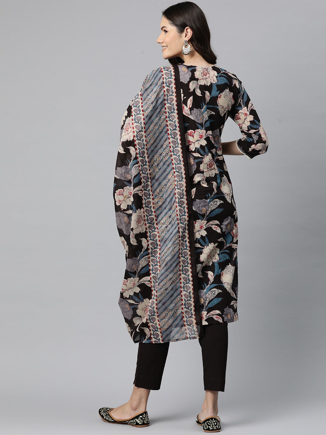 Cotton Floral Straight Kurta Pant And Dupatta - Image 4