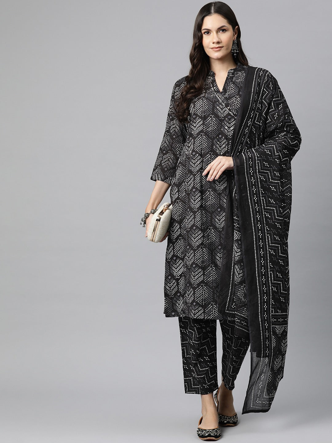 Cotton Bandhani Straight Kurta Pant And Dupatta - Image 2