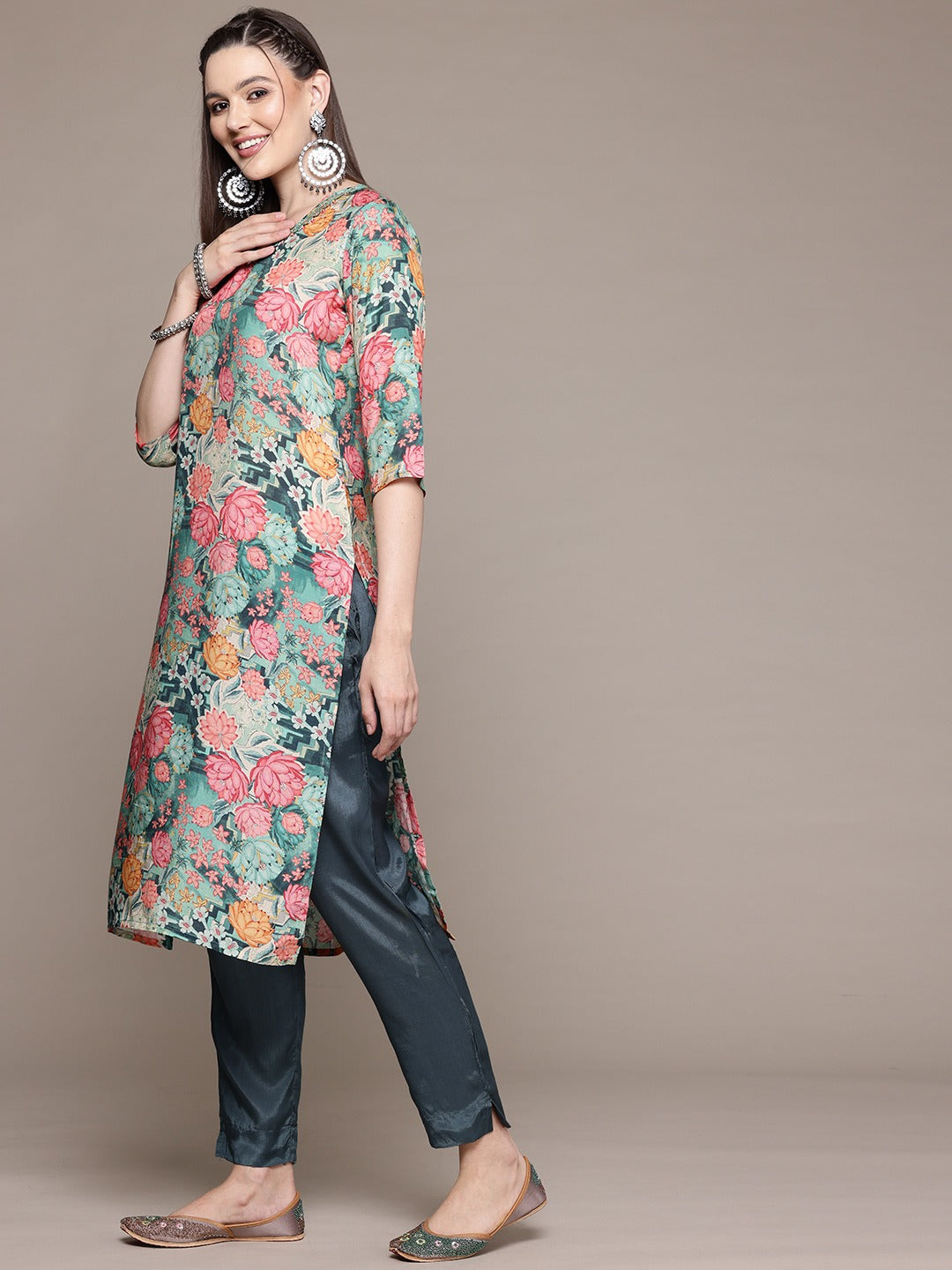 Straight Style Silk Fabric Green Color Kurta With Bottom And Dupatta - Image 3