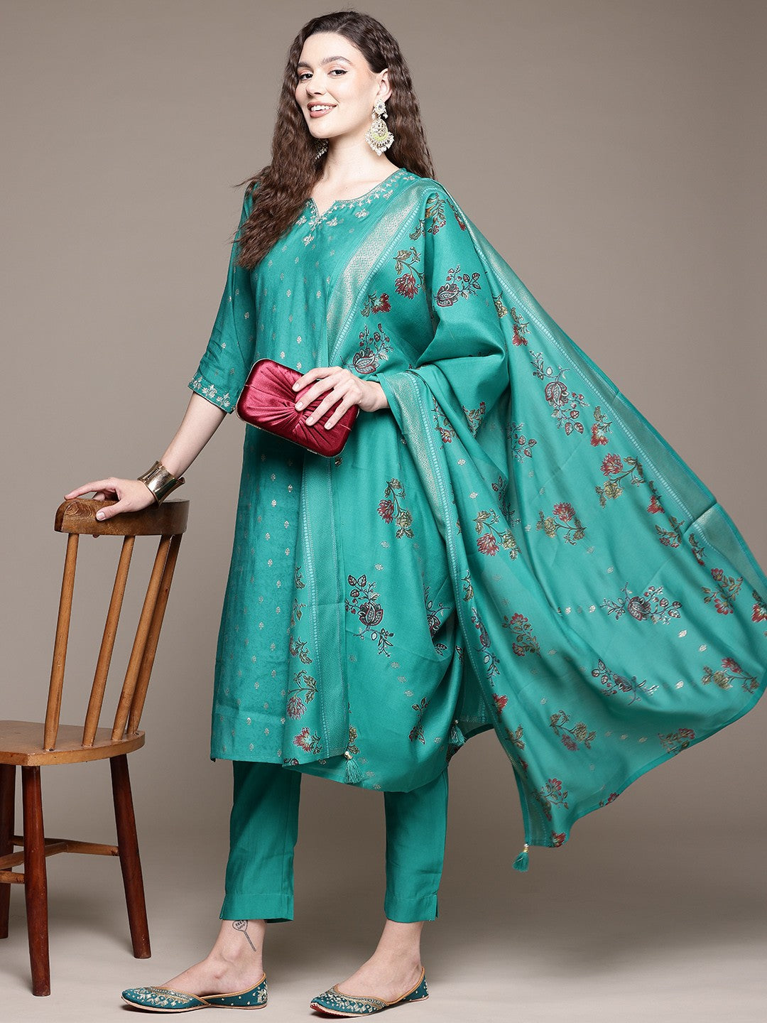 Straight Style Silk Fabric Green Color Kurta With Bottom And Dupatta - Image 2